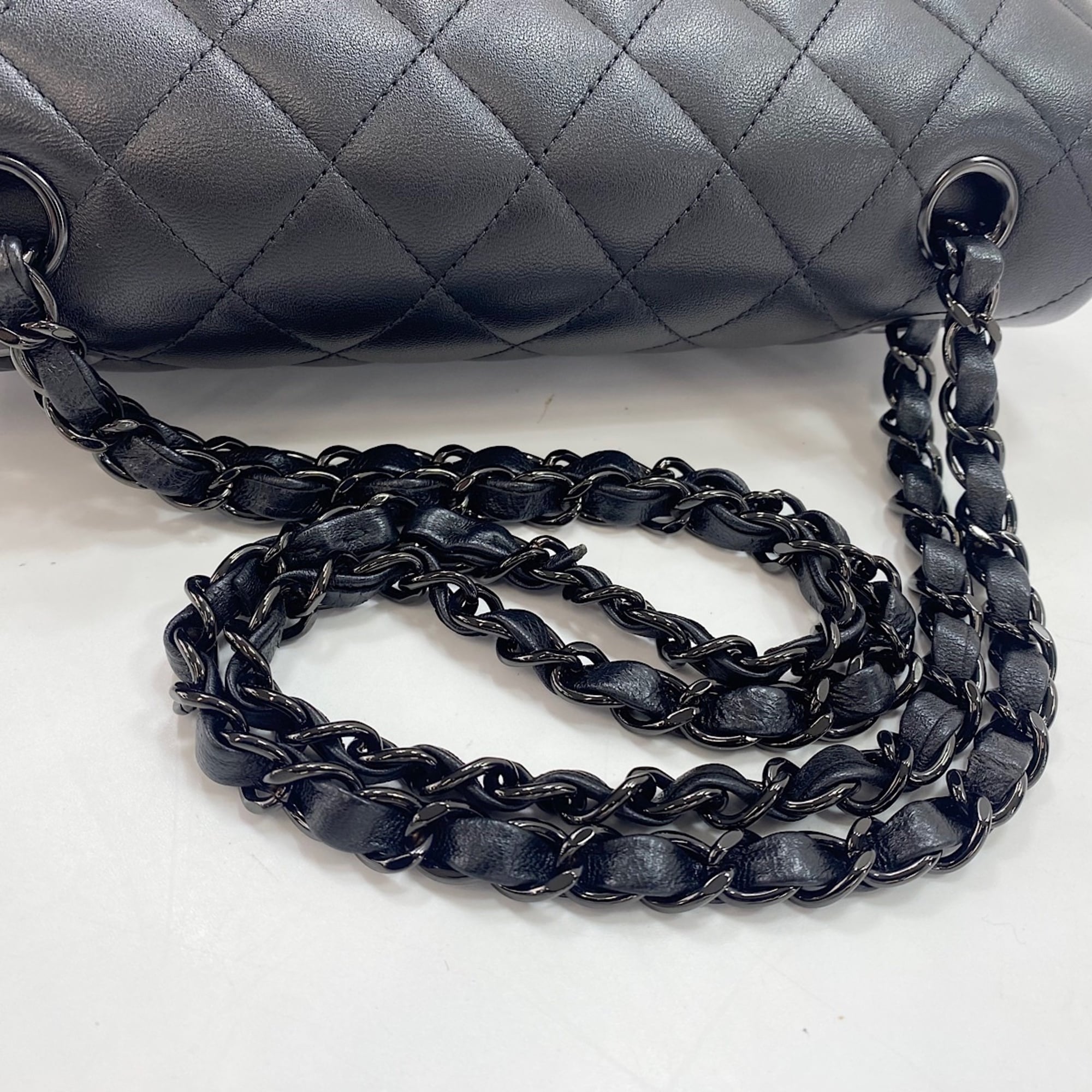 Chanel Matelasse Black Shoulder Bag (Pre-Owned)