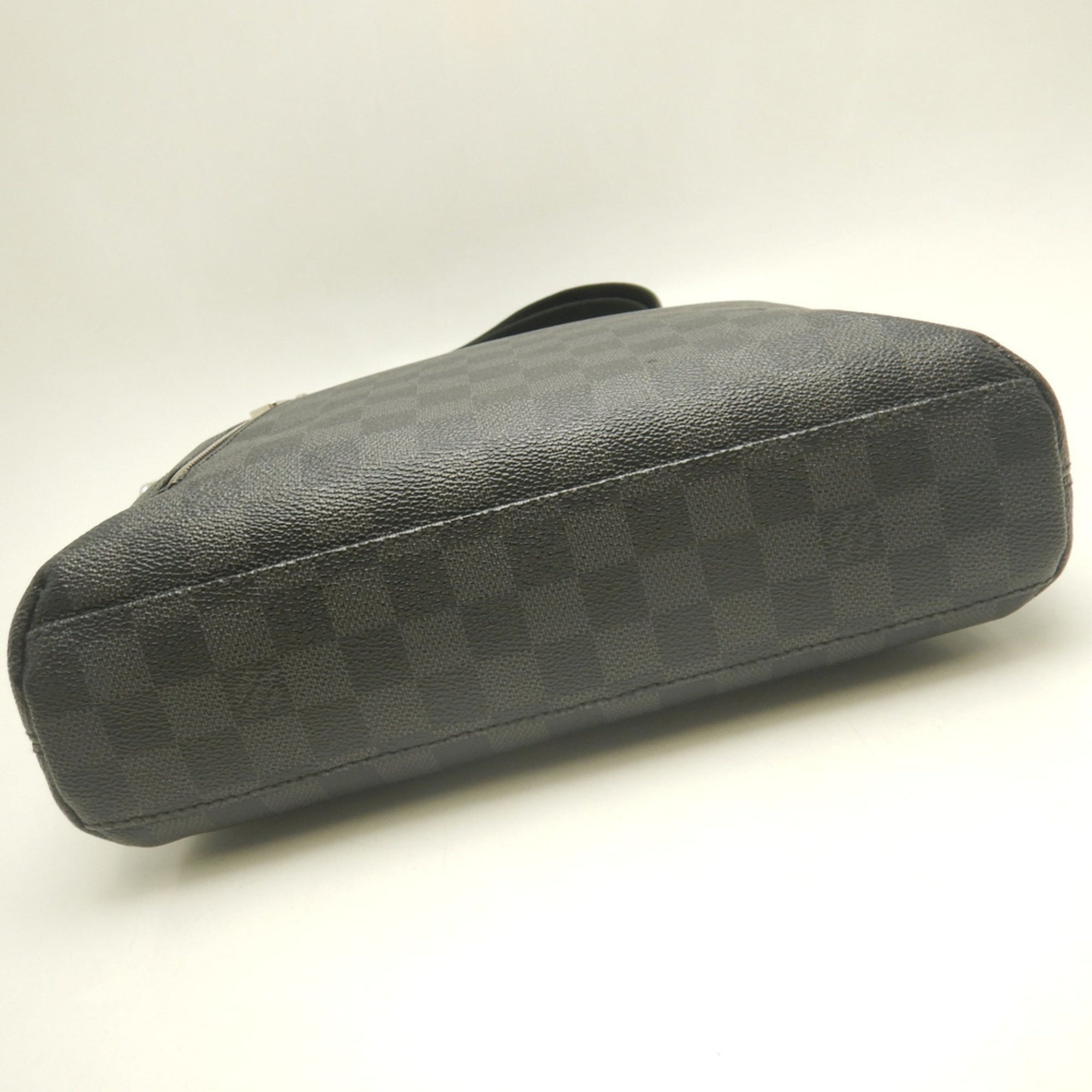 Louis Vuitton Noir Damier Canvas Shoulder Bag (Pre-Owned)