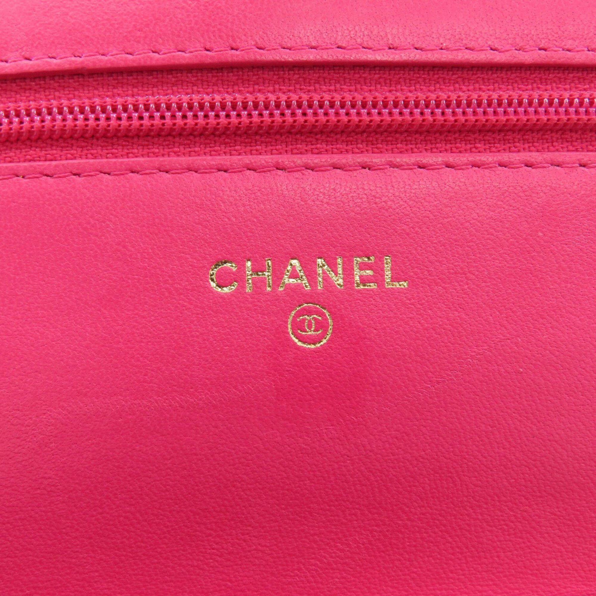 Chanel Pink Leather Shoulder Bag (Pre-Owned)