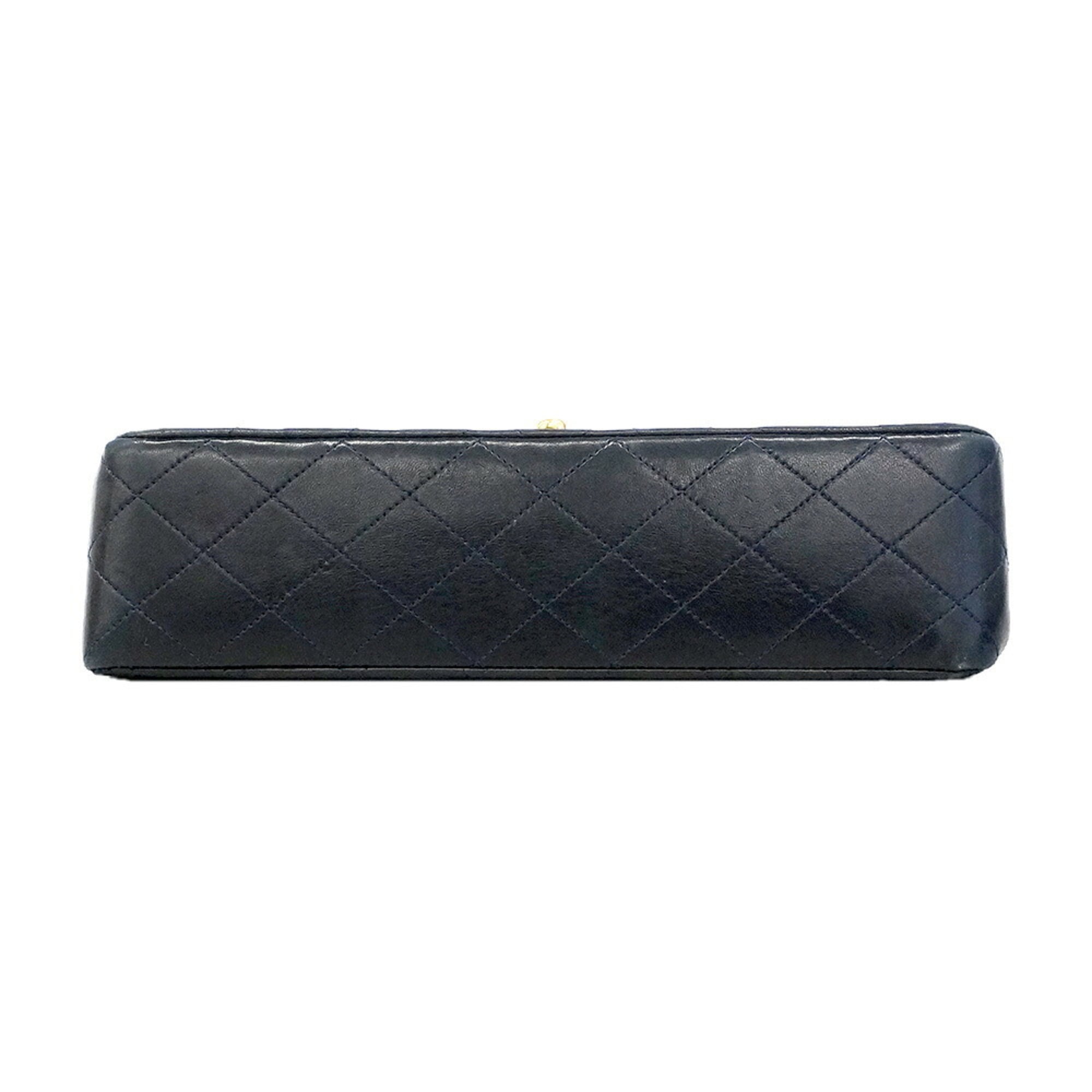 Chanel Black Leather Shoulder Bag (Pre-Owned)