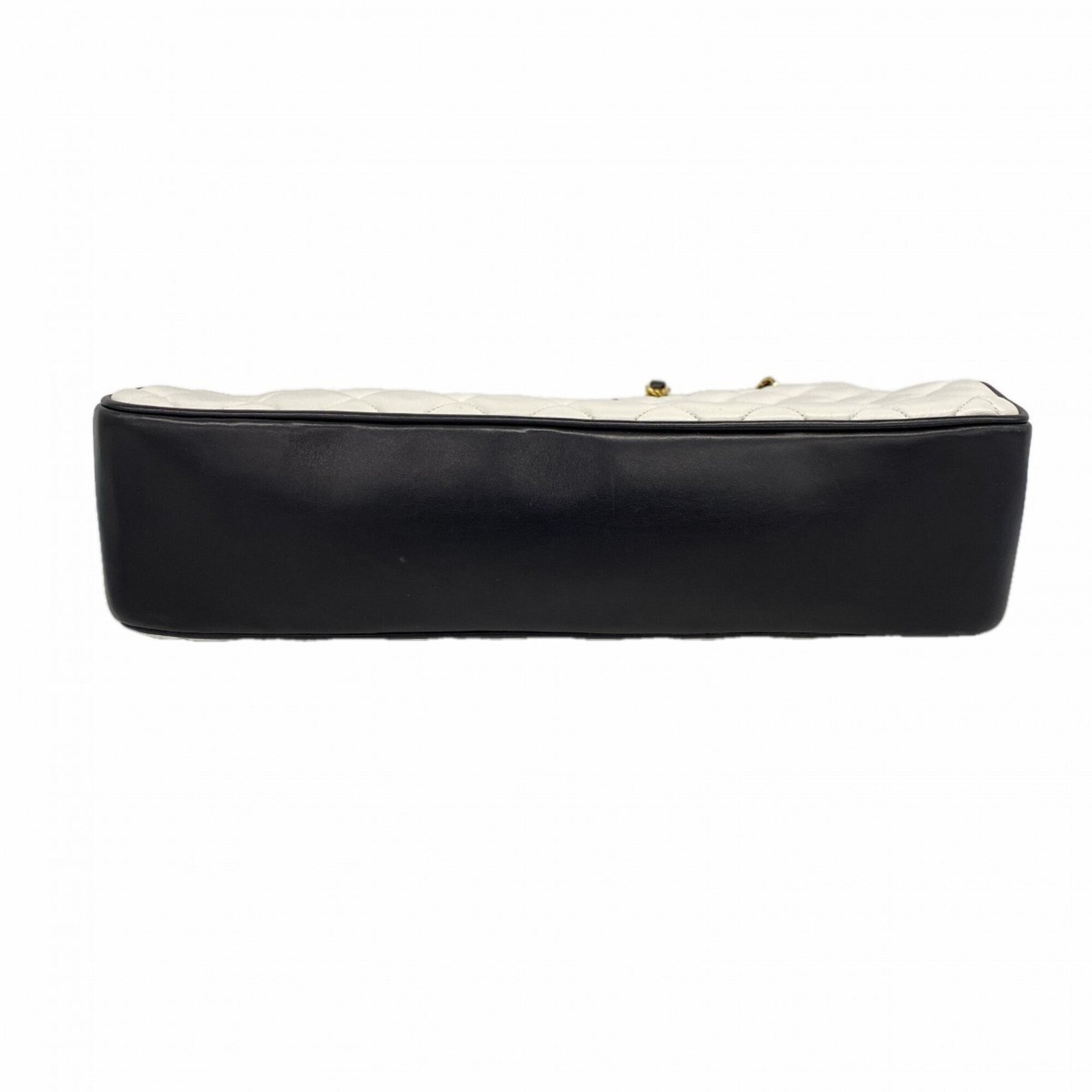 Chanel Black White Leather Shoulder Bag (Pre-Owned)
