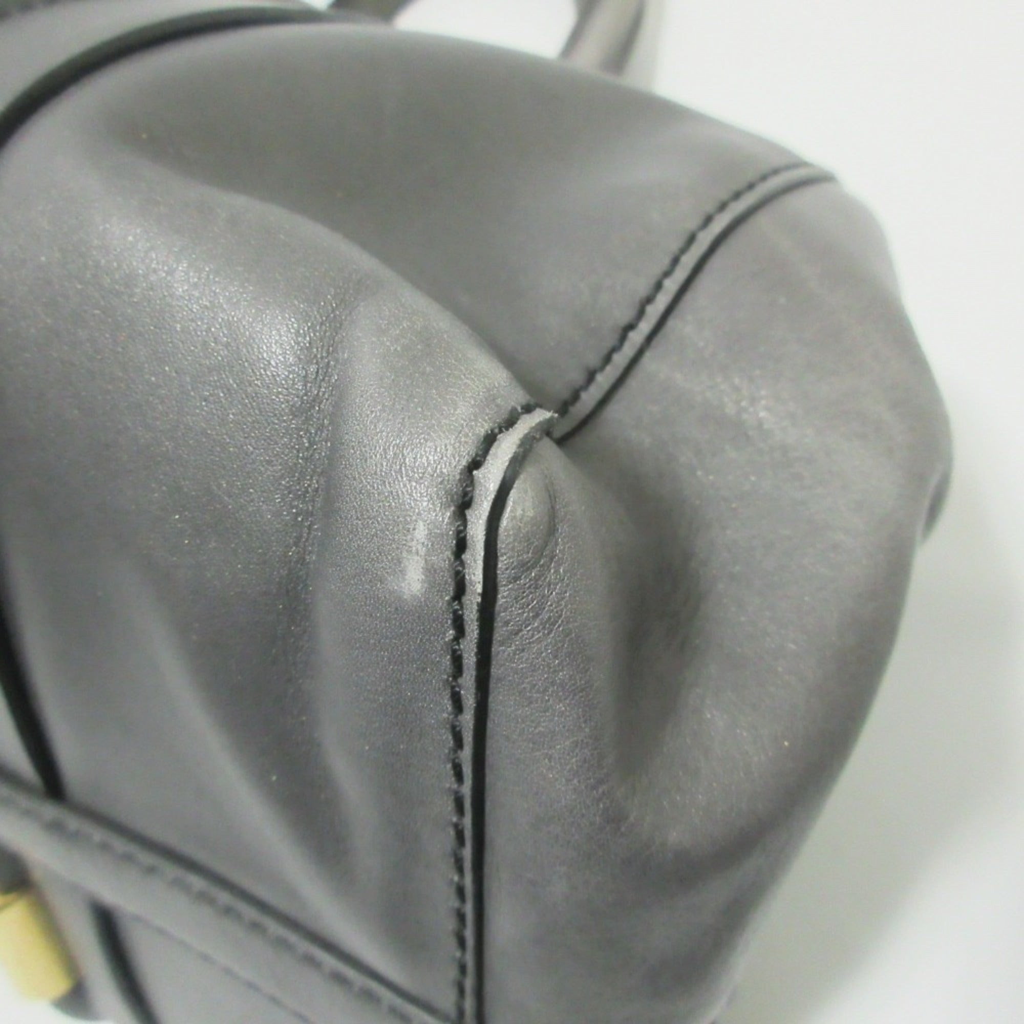Tod's Gray Leather Handbag (Pre-Owned)