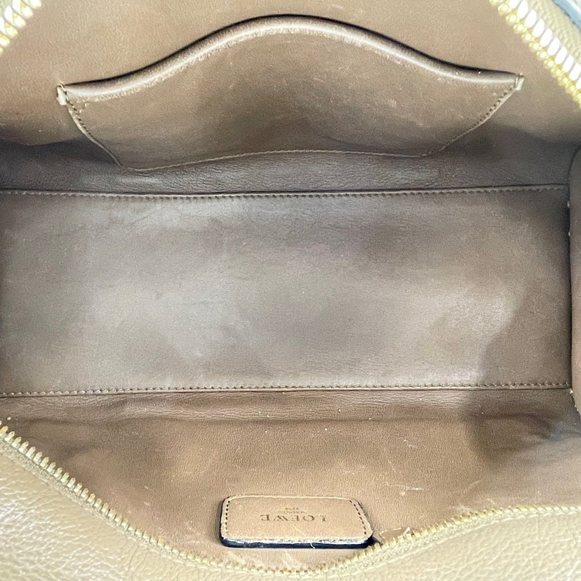 Loewe Brown Handbag (Pre-Owned)