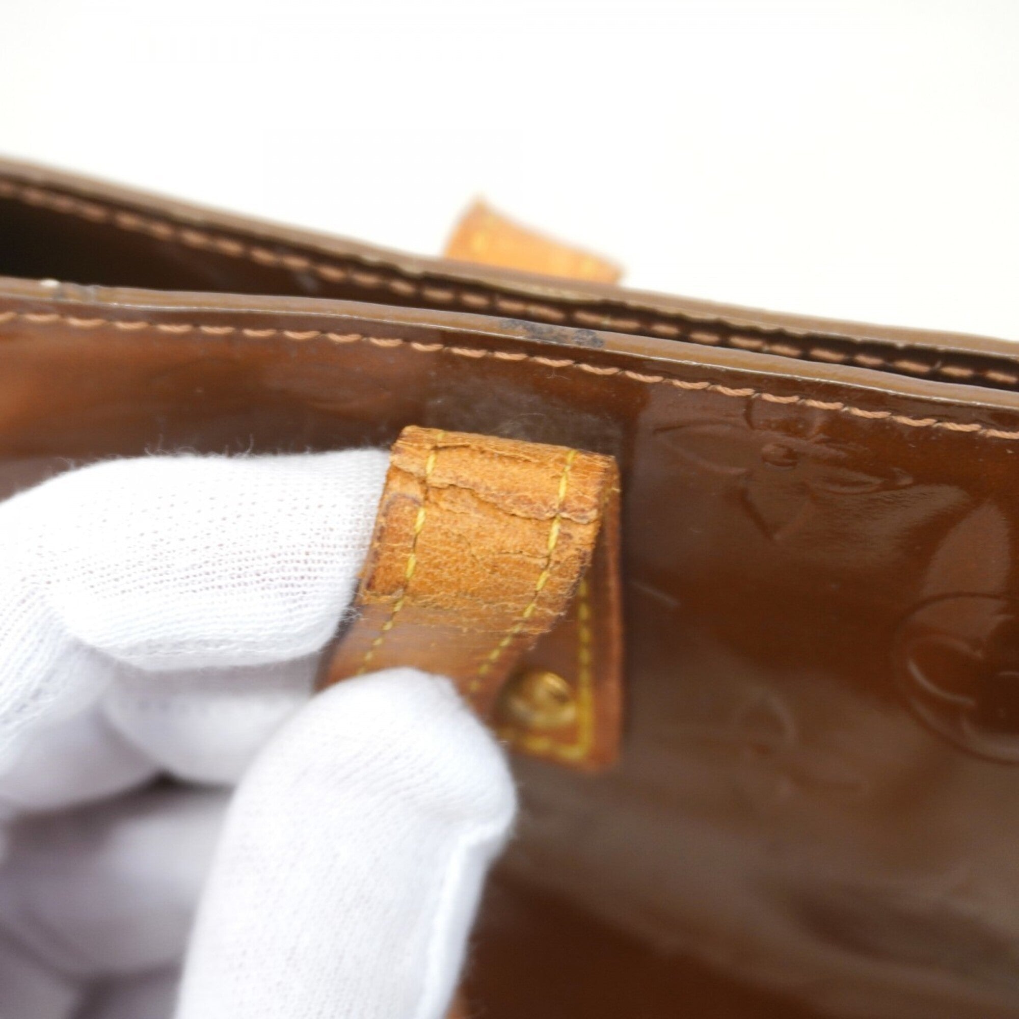 Louis Vuitton Bronze Handbag (Pre-Owned)