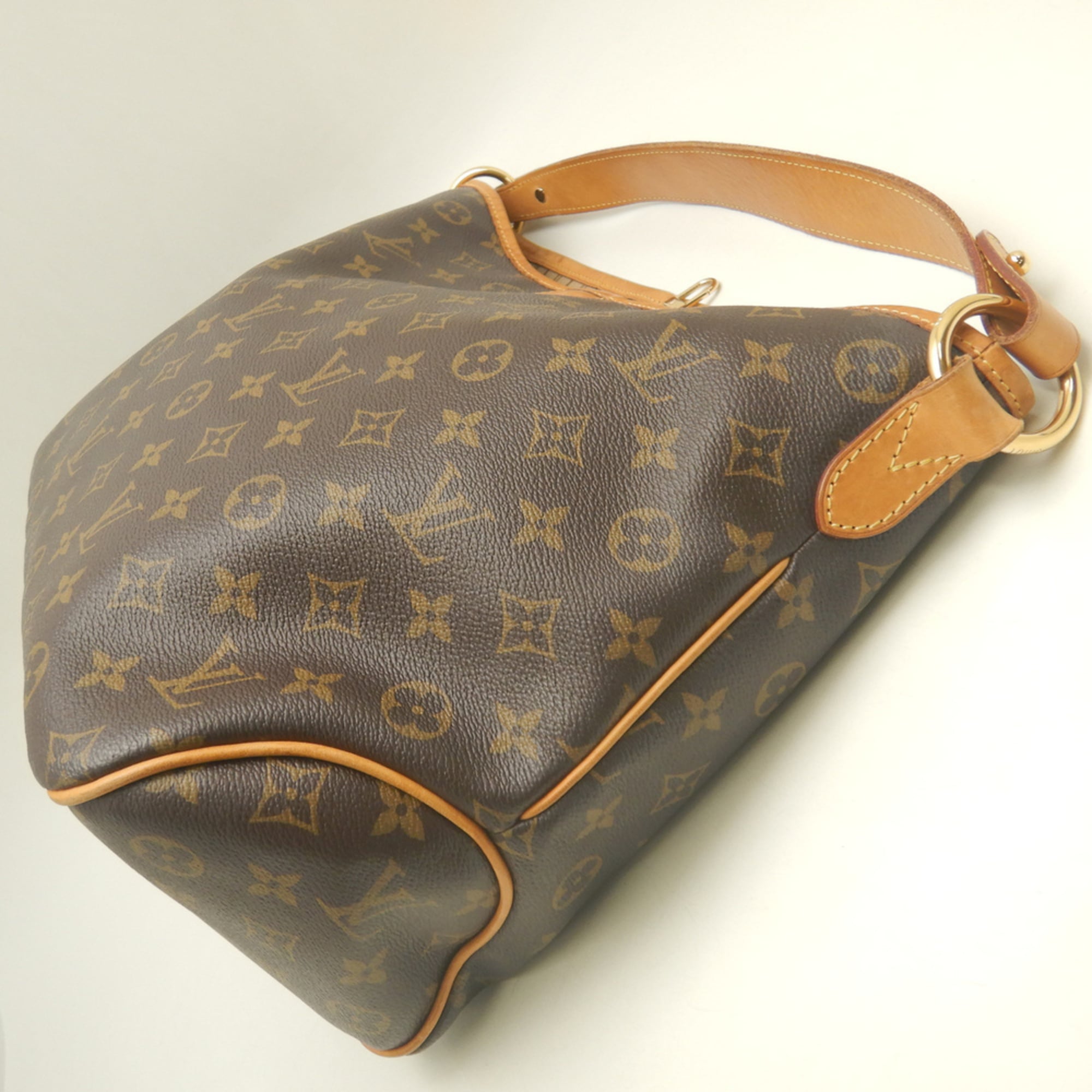 Louis Vuitton Brown Monogram Canvas Shoulder Bag (Pre-Owned)