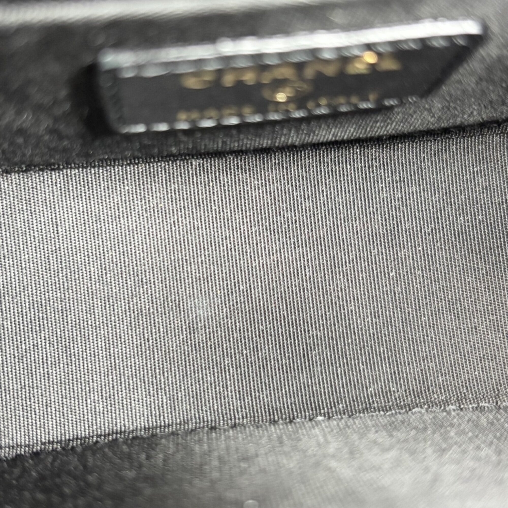 Chanel Black White Leather Shoulder Bag (Pre-Owned)