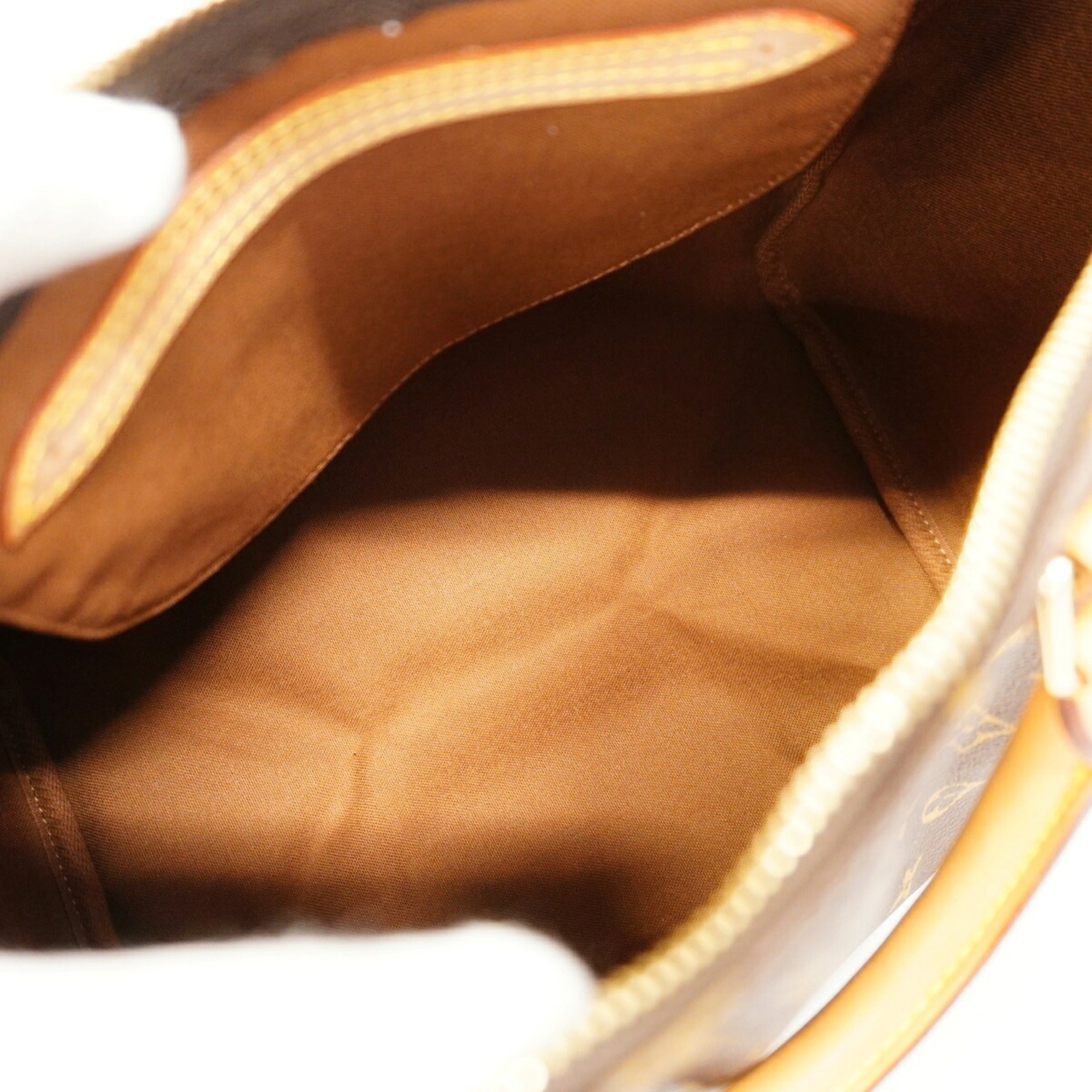 Louis Vuitton Brown Handbag (Pre-Owned)