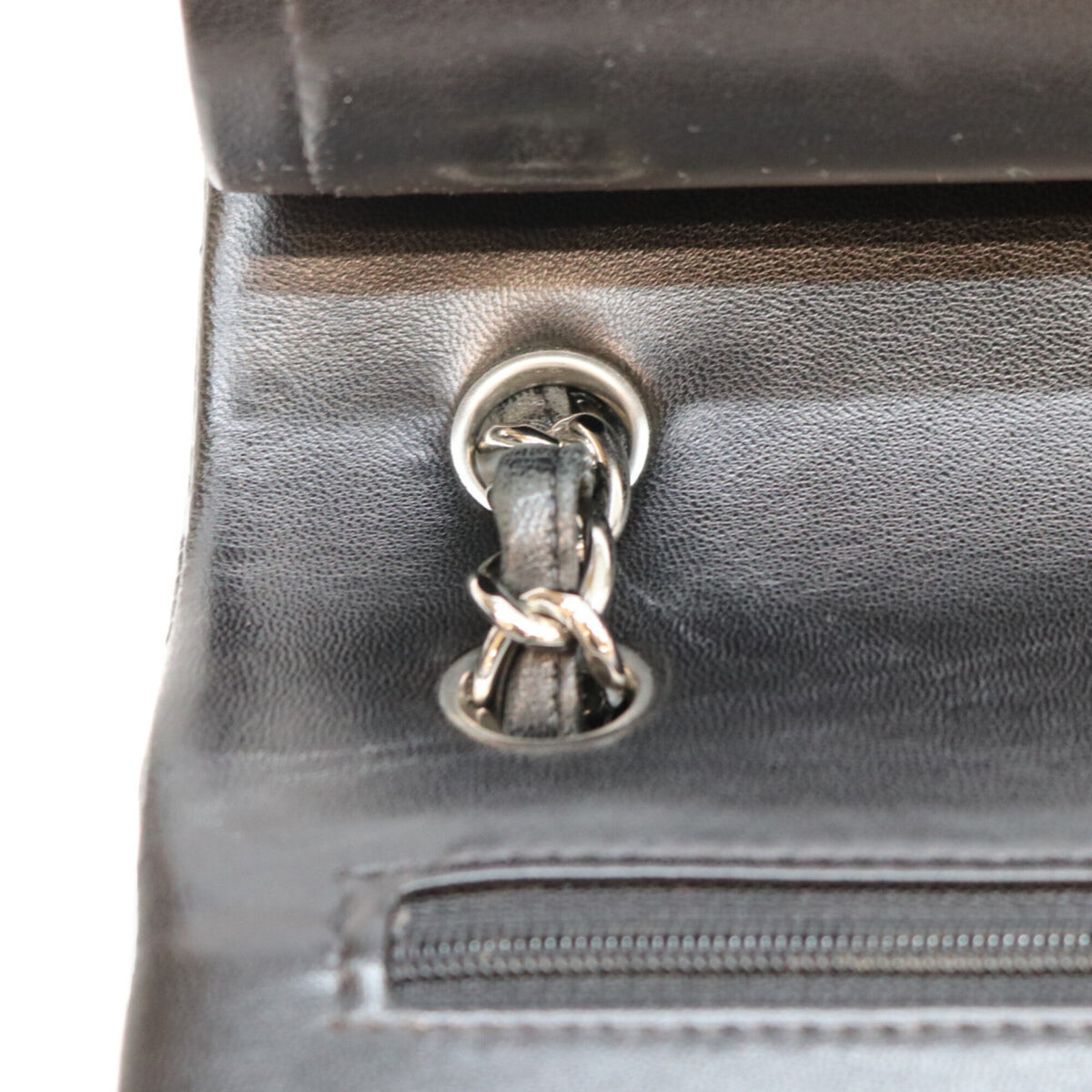 Chanel Black Leather Shoulder Bag (Pre-Owned)