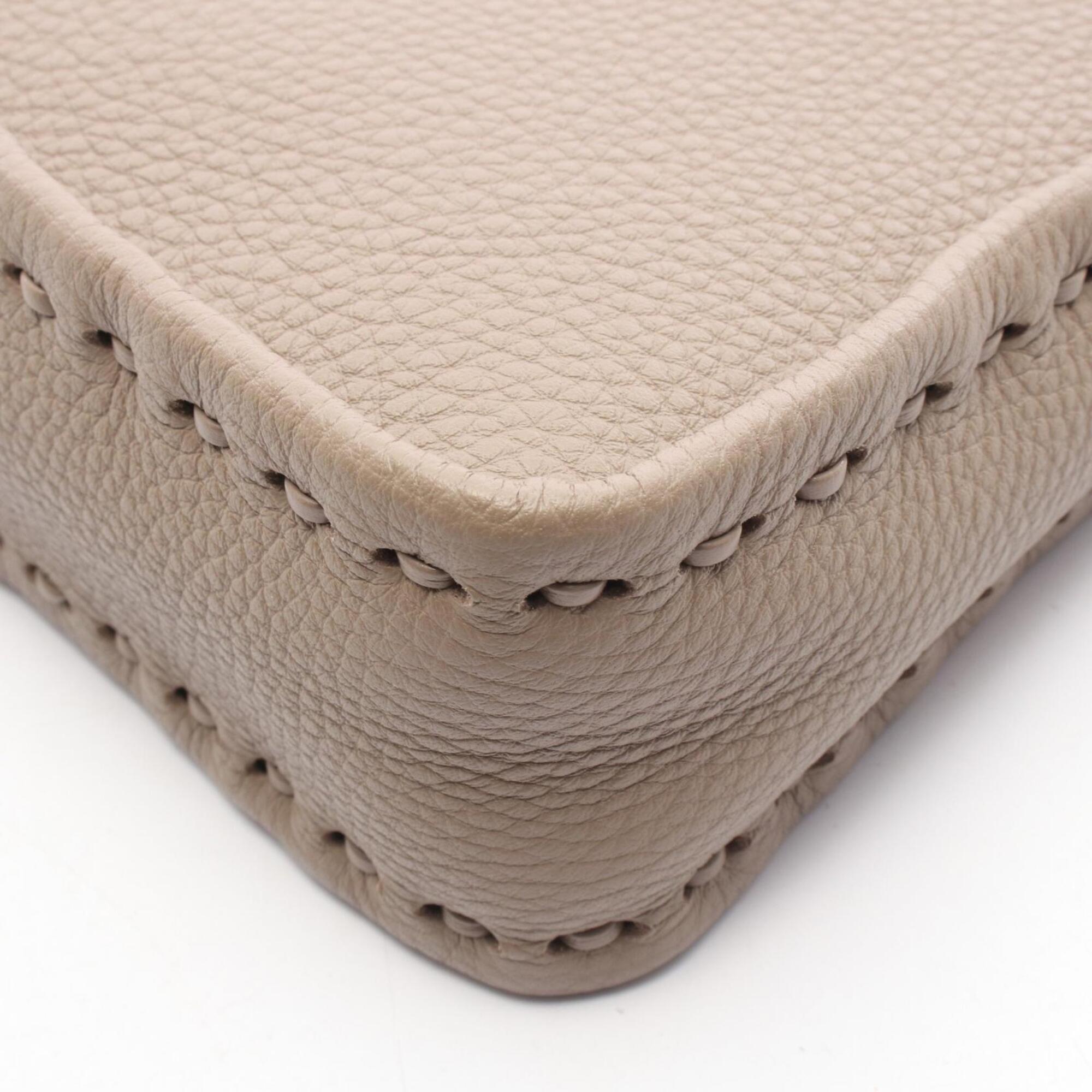 Fendi Beige Leather Handbag (Pre-Owned)