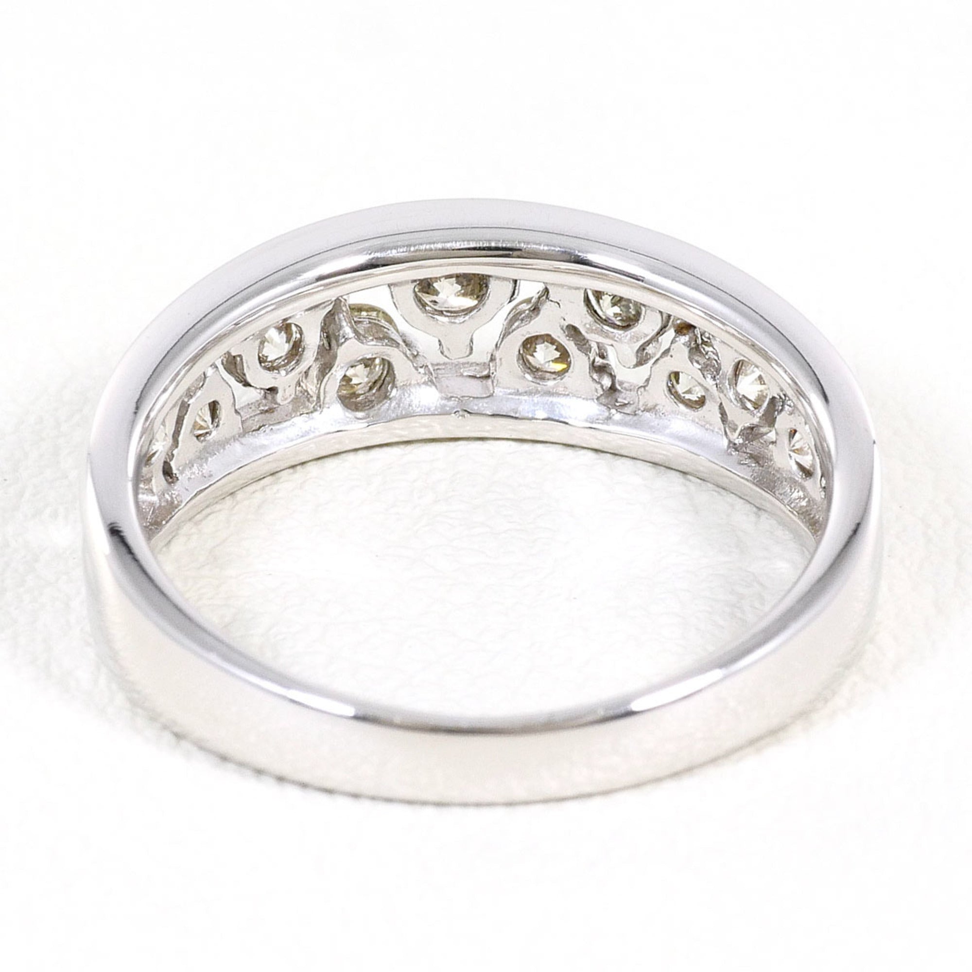 Unbranded White Gold White Gold (18K) Band Ring (Pre-Owned)