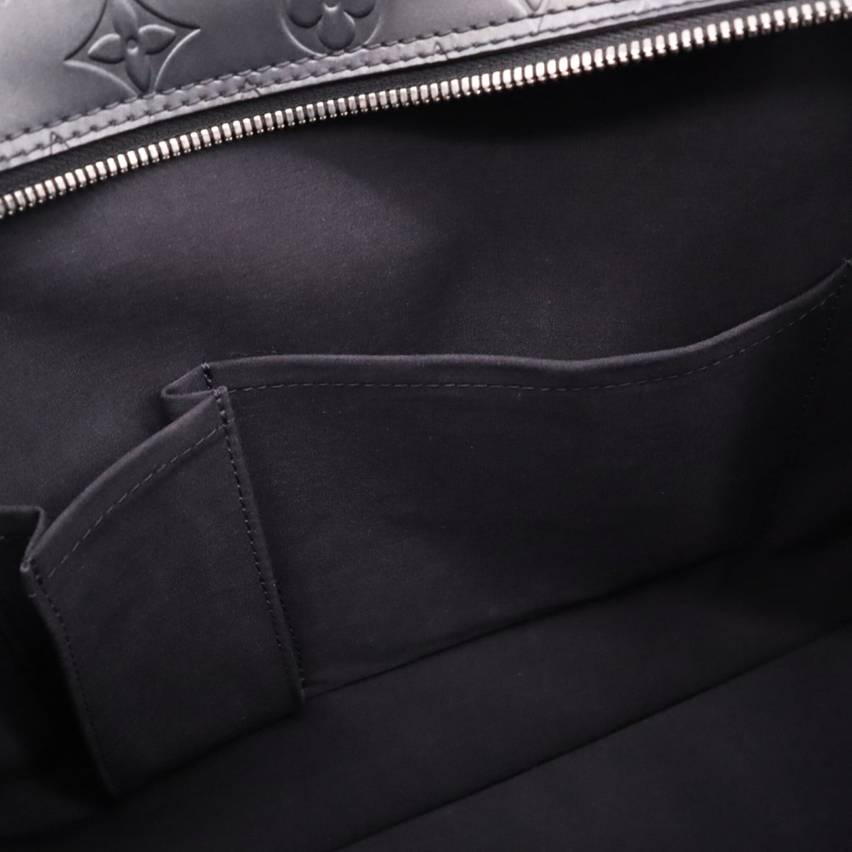 Louis Vuitton Gray Leather Handbag (Pre-Owned)