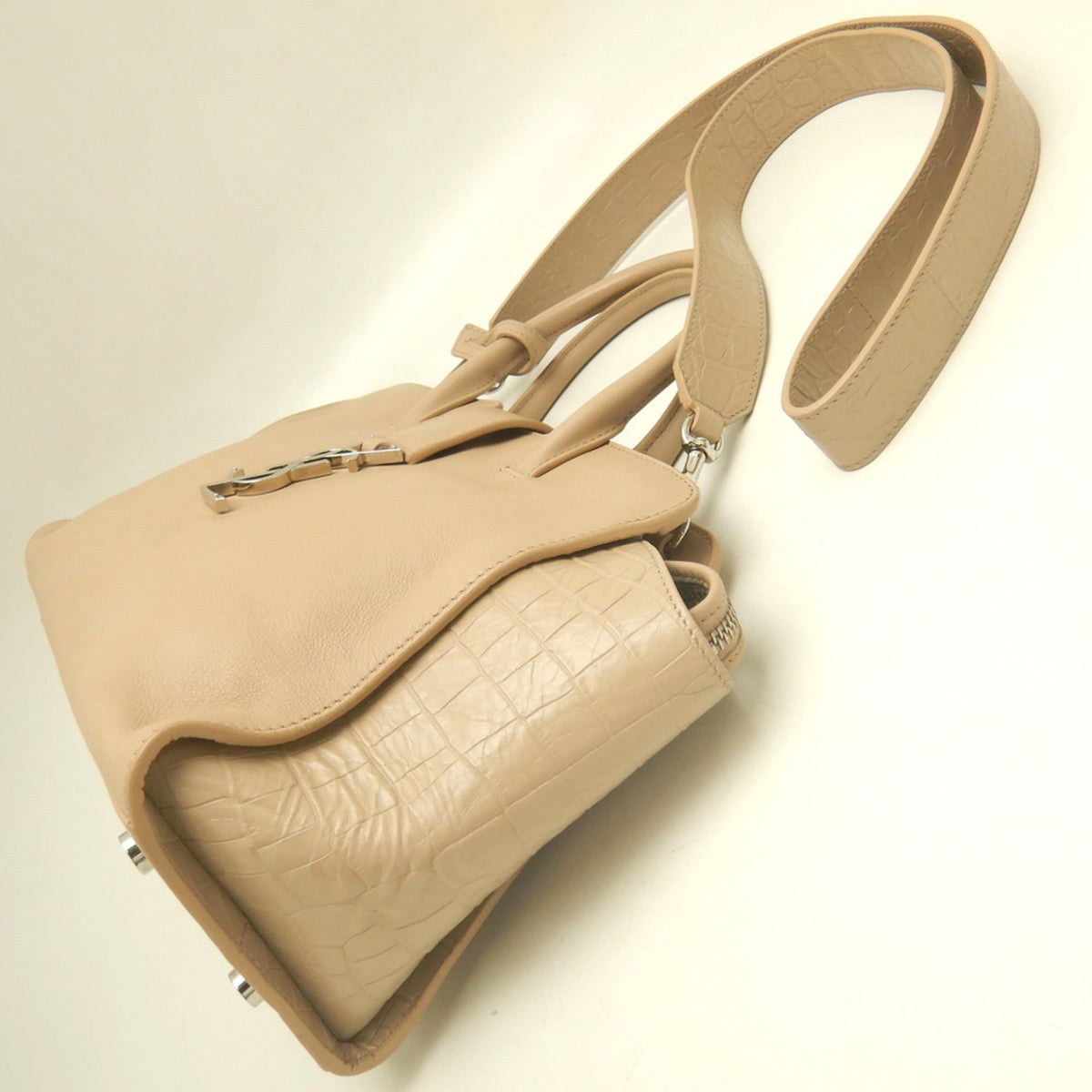 Saint Laurent Beige Leather Handbag (Pre-Owned)