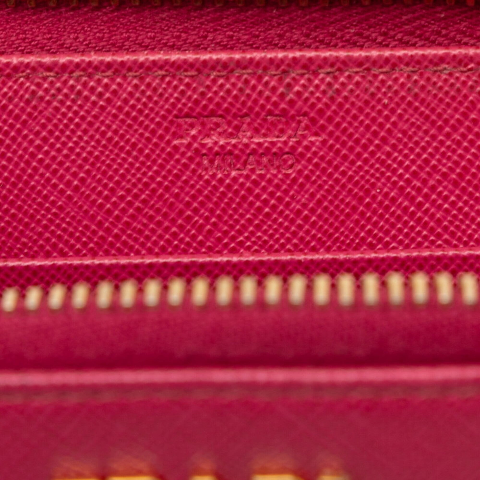 Prada Pink Leather Coin Purse/Coin Case (Pre-Owned)