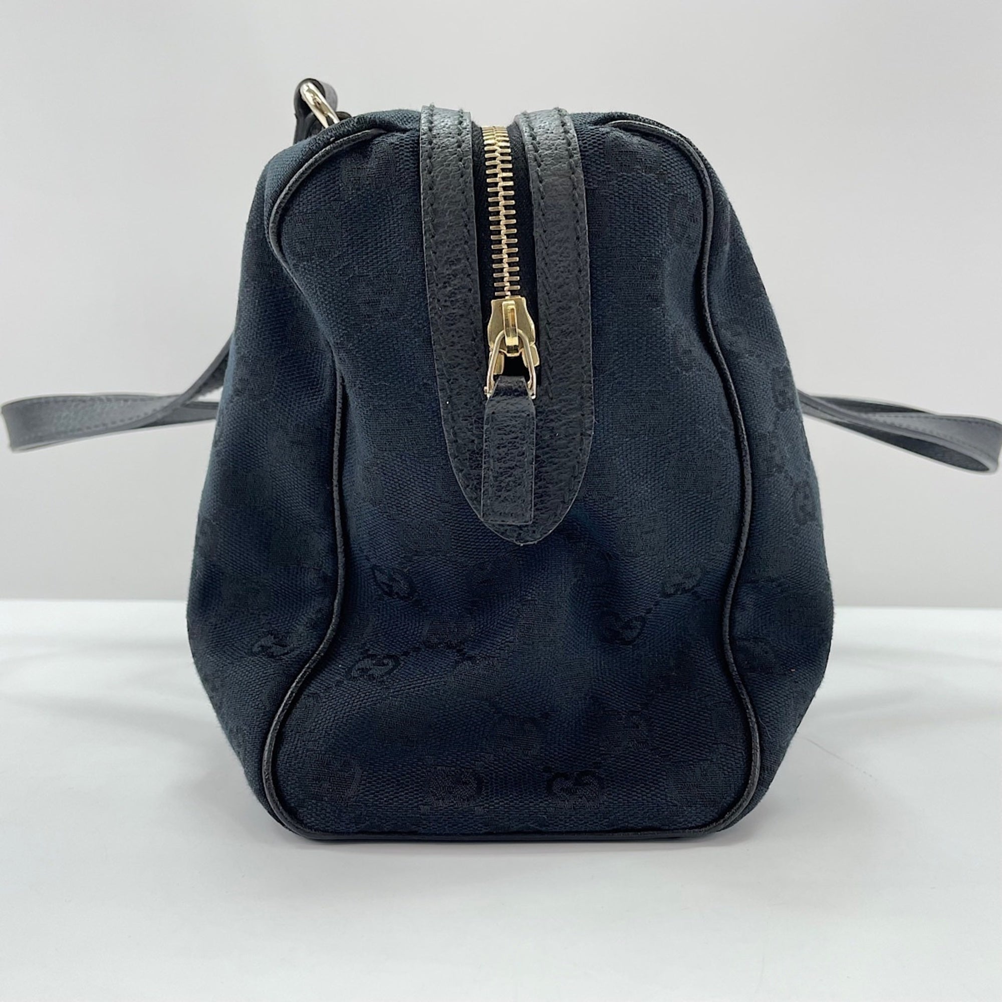 Gucci Black Shoulder Bag (Pre-Owned)