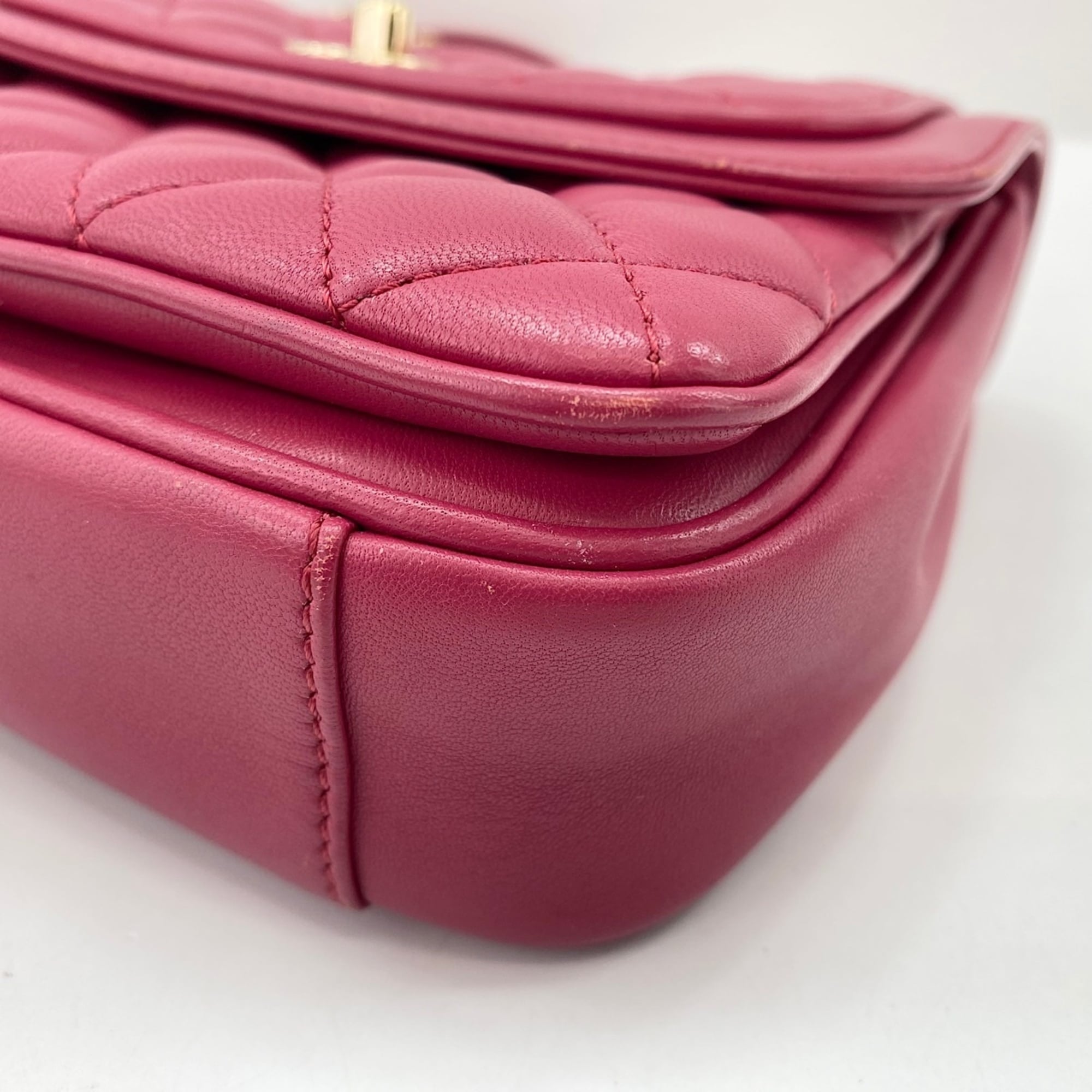 Chanel Matelasse Pink Shoulder Bag (Pre-Owned)