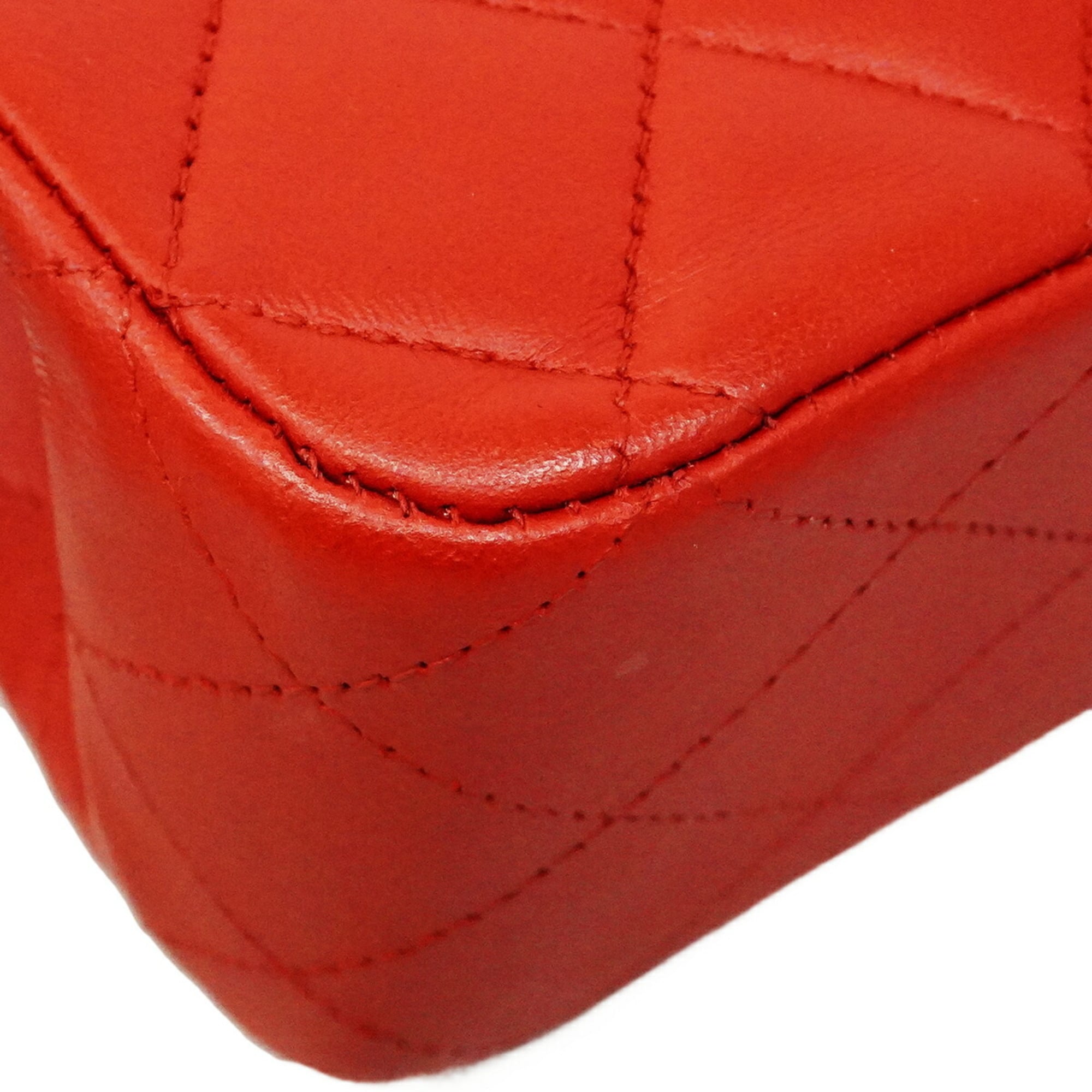 Chanel Red Color Leather Shoulder Bag (Pre-Owned)