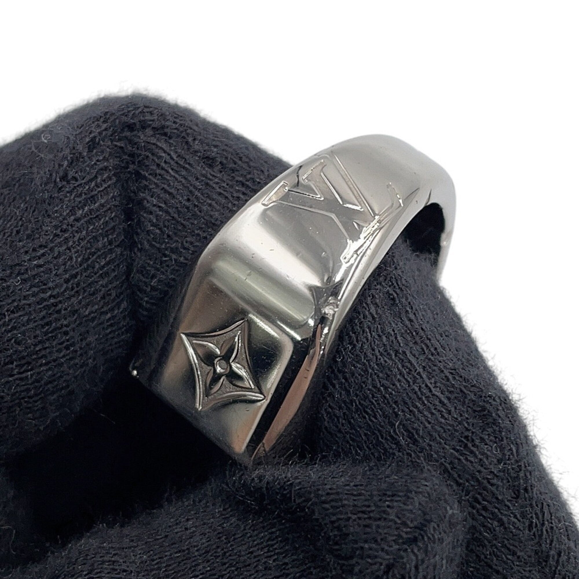 Louis Vuitton Silver Metal Band Ring (Pre-Owned)