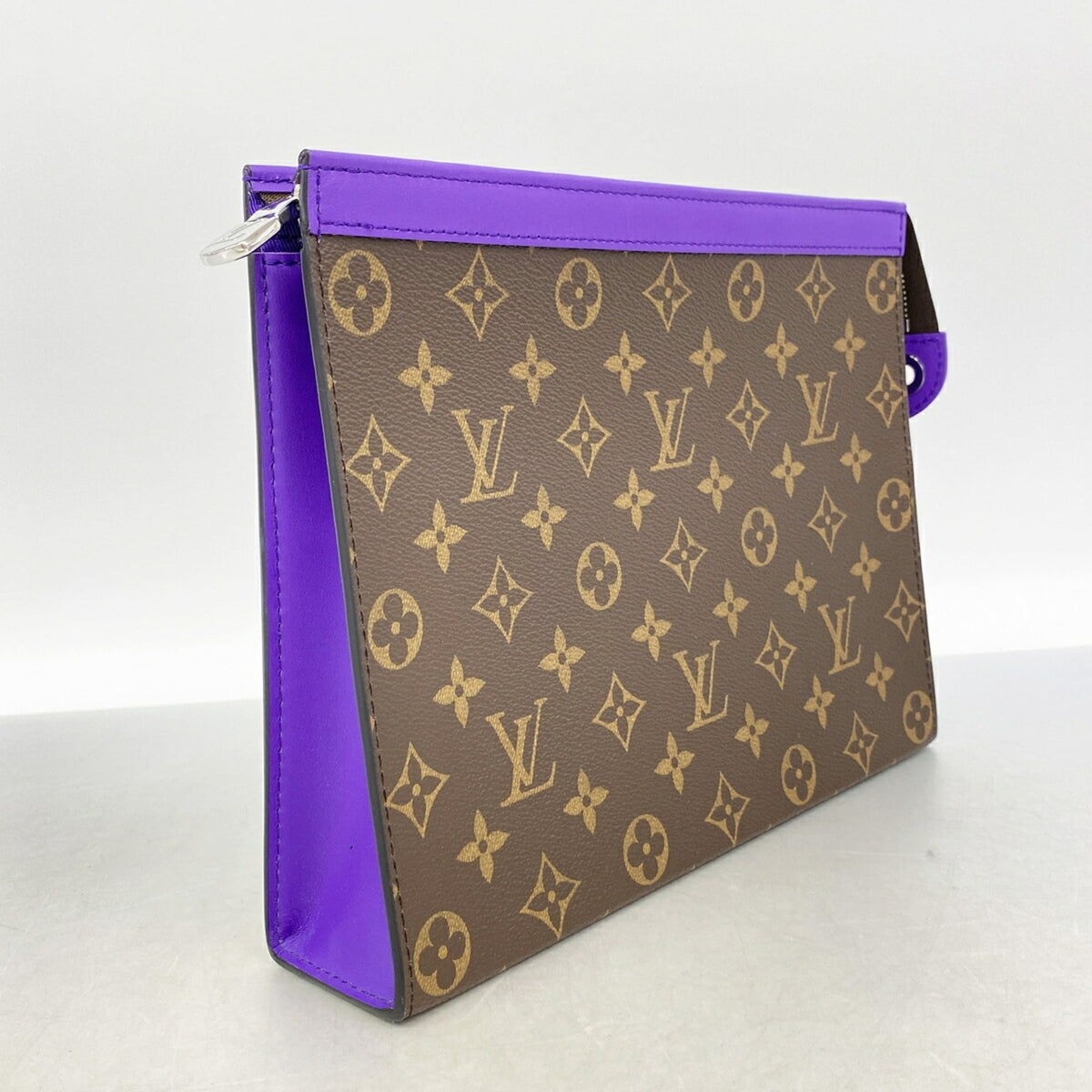 Louis Vuitton Brown Clutch Bag (Pre-Owned)