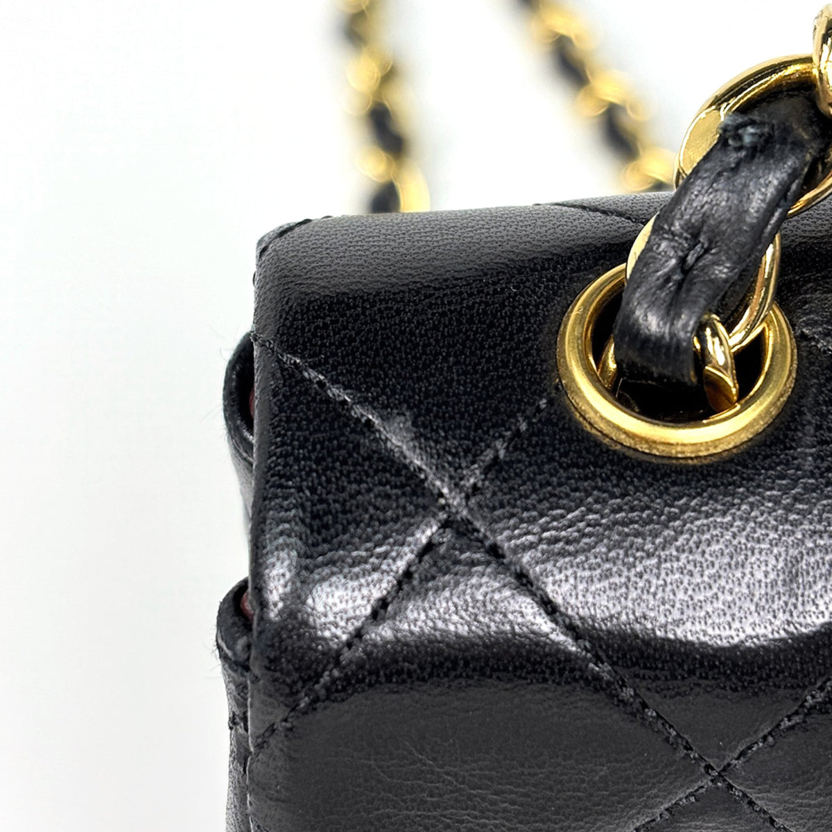 Chanel Black Leather Shoulder Bag (Pre-Owned)
