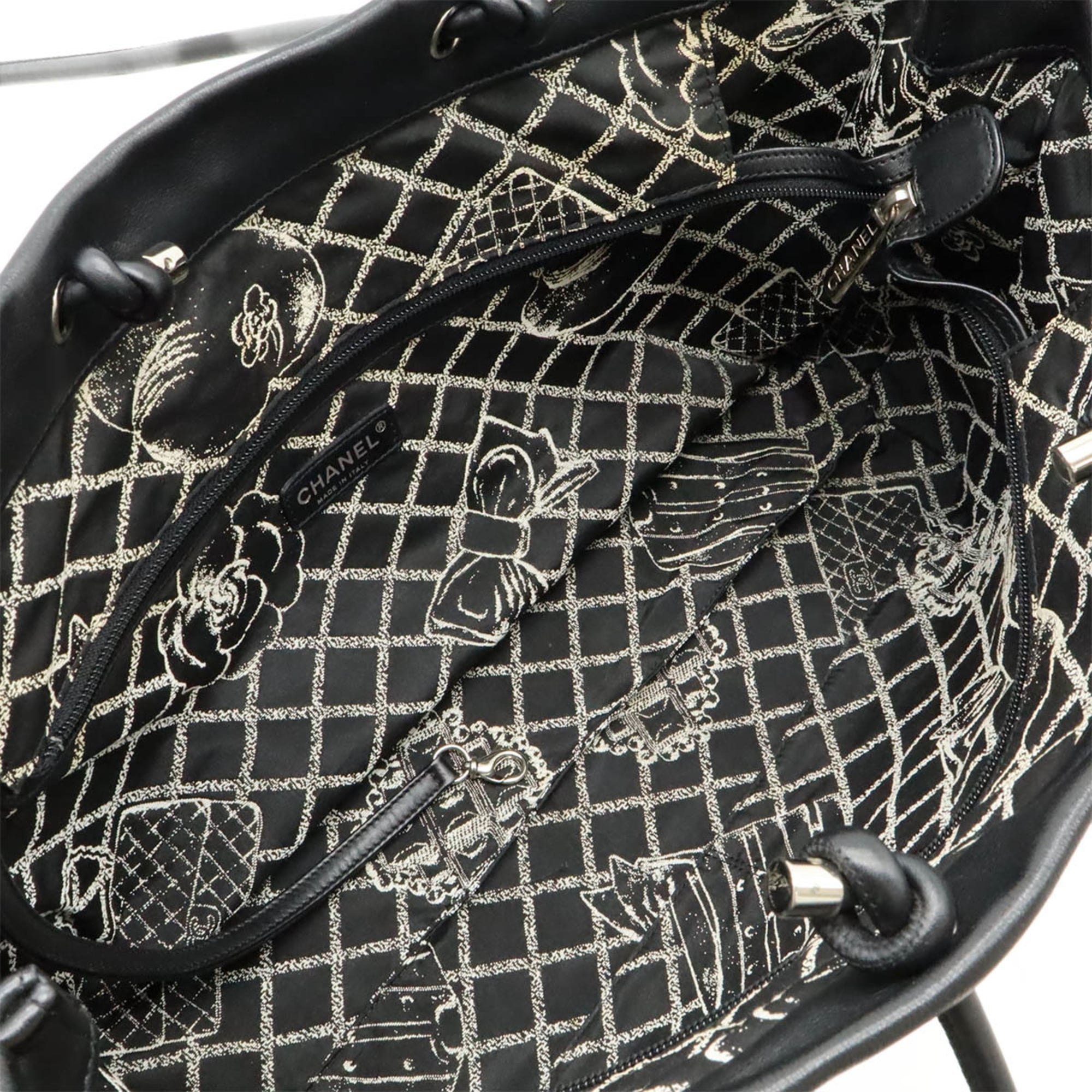Chanel Black White Leather Shoulder Bag Tote Bag (Pre-Owned)