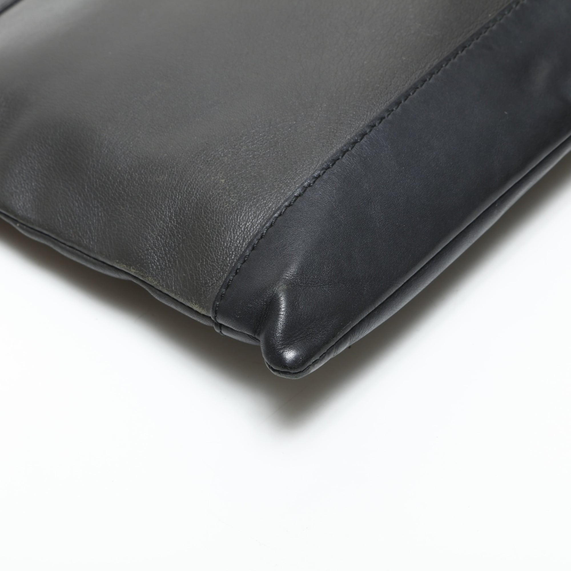 Balenciaga Black Leather Clutch Bag (Pre-Owned)