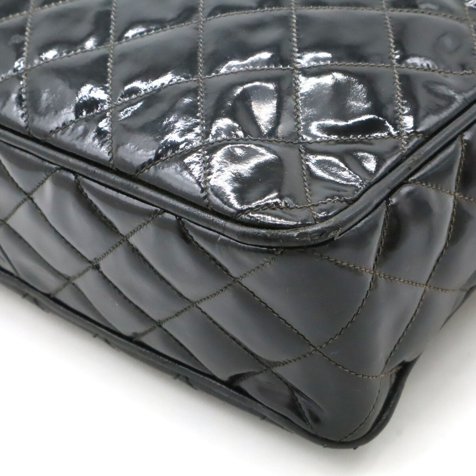 Chanel Black Patent Leather Shoulder Bag (Pre-Owned)