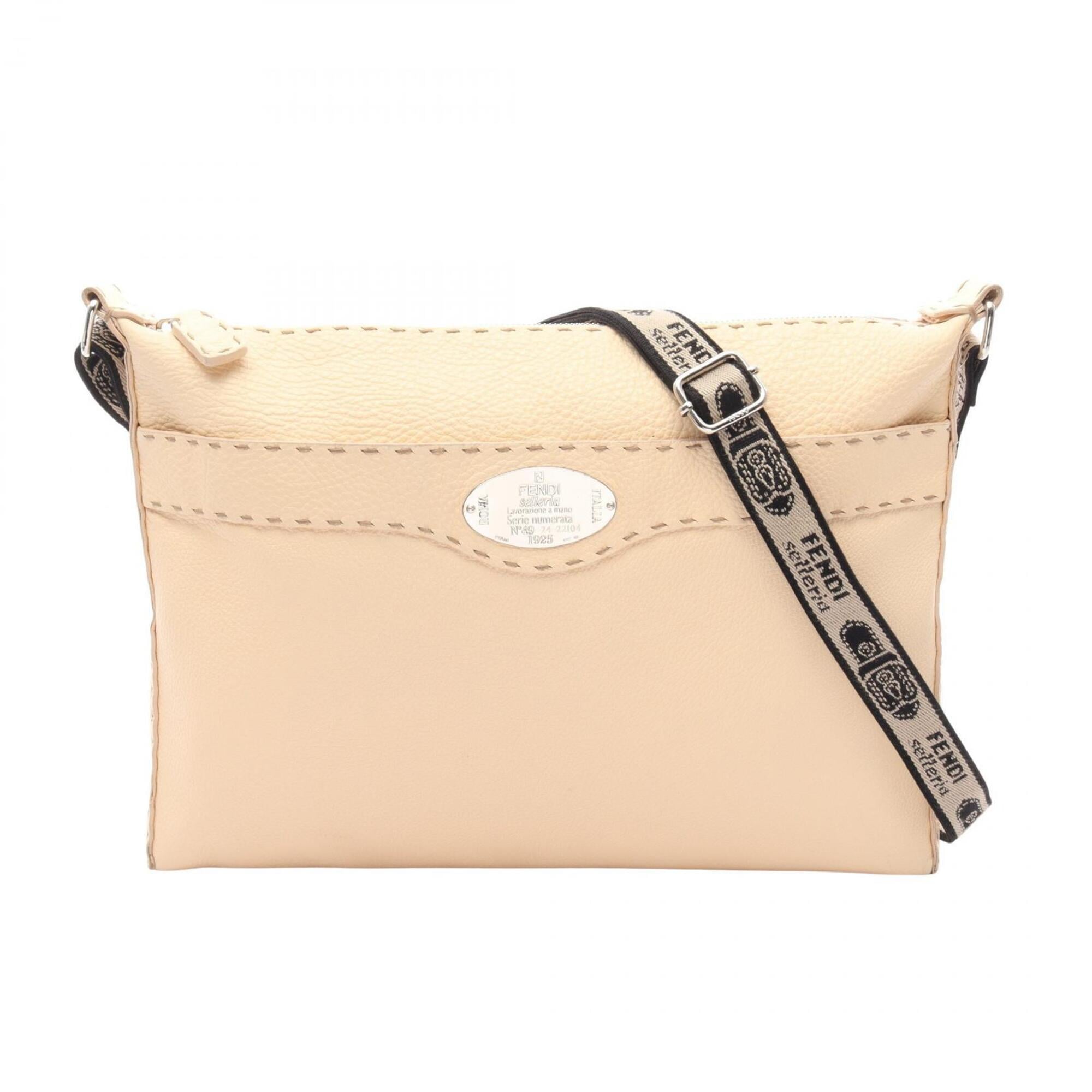Fendi Selleria Ivory Leather Handbag Shoulder Bag (Pre-Owned)