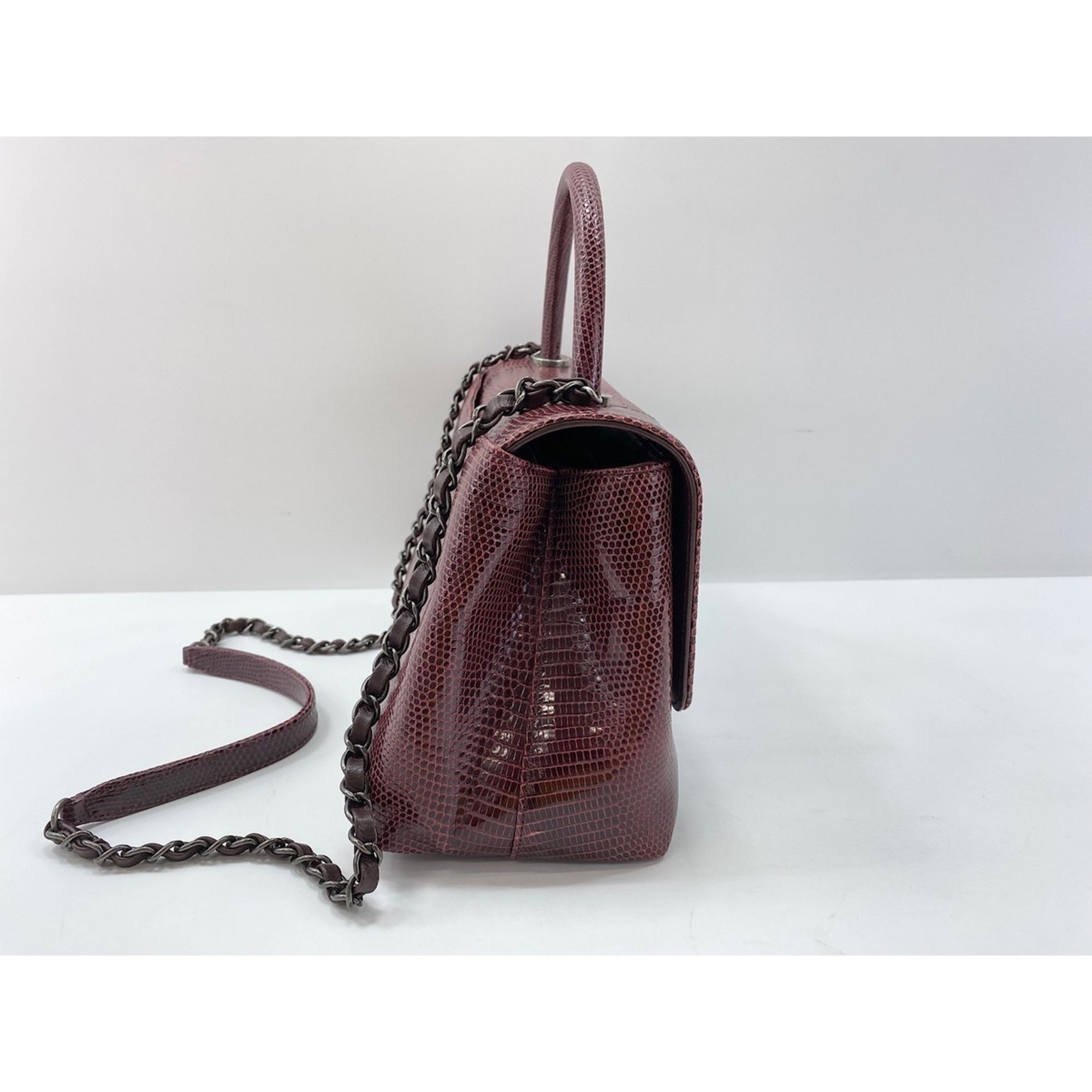 Chanel Red Color Wine Shoulder Bag (Pre-Owned)