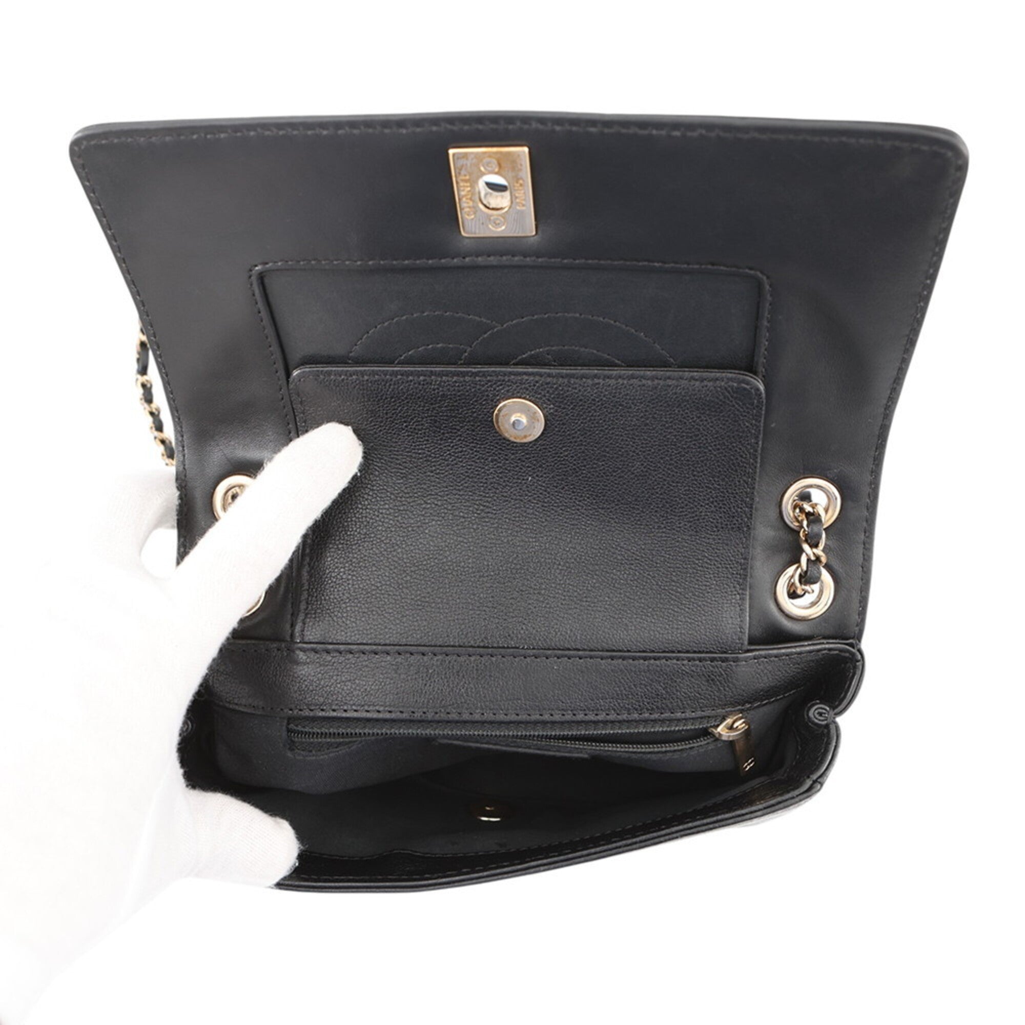 Chanel Black Leather Handbag Shoulder Bag (Pre-Owned)