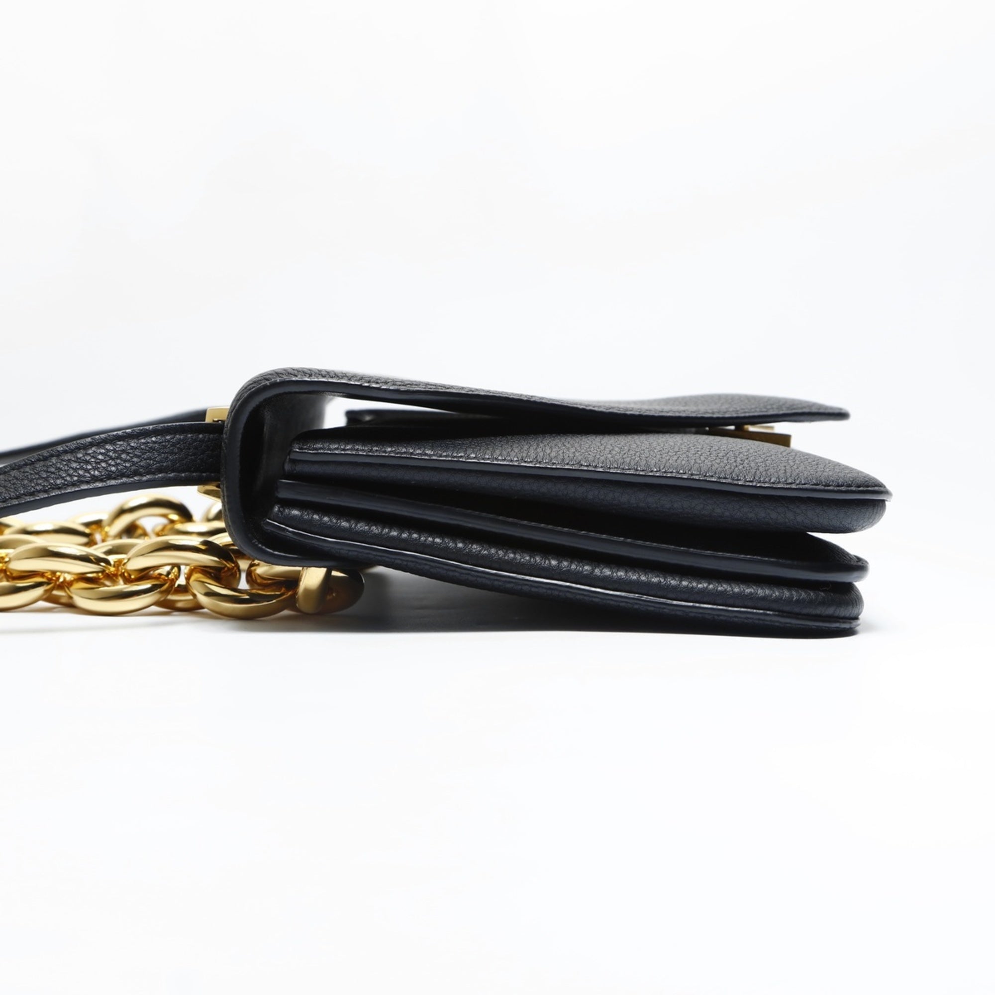 Bottega Veneta Black Leather Shoulder Bag (Pre-Owned)