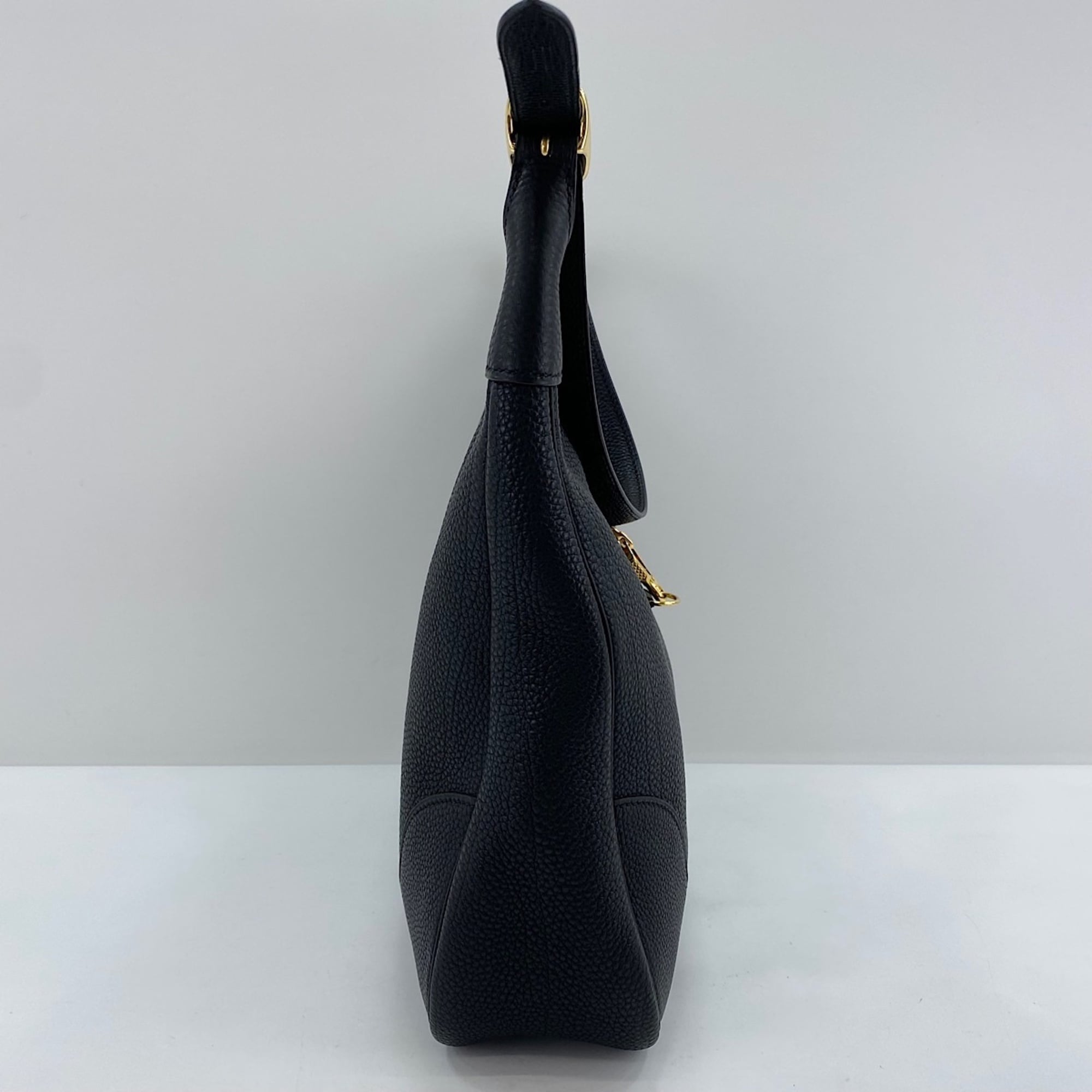 Hermes Trim Black Shoulder Bag (Pre-Owned)