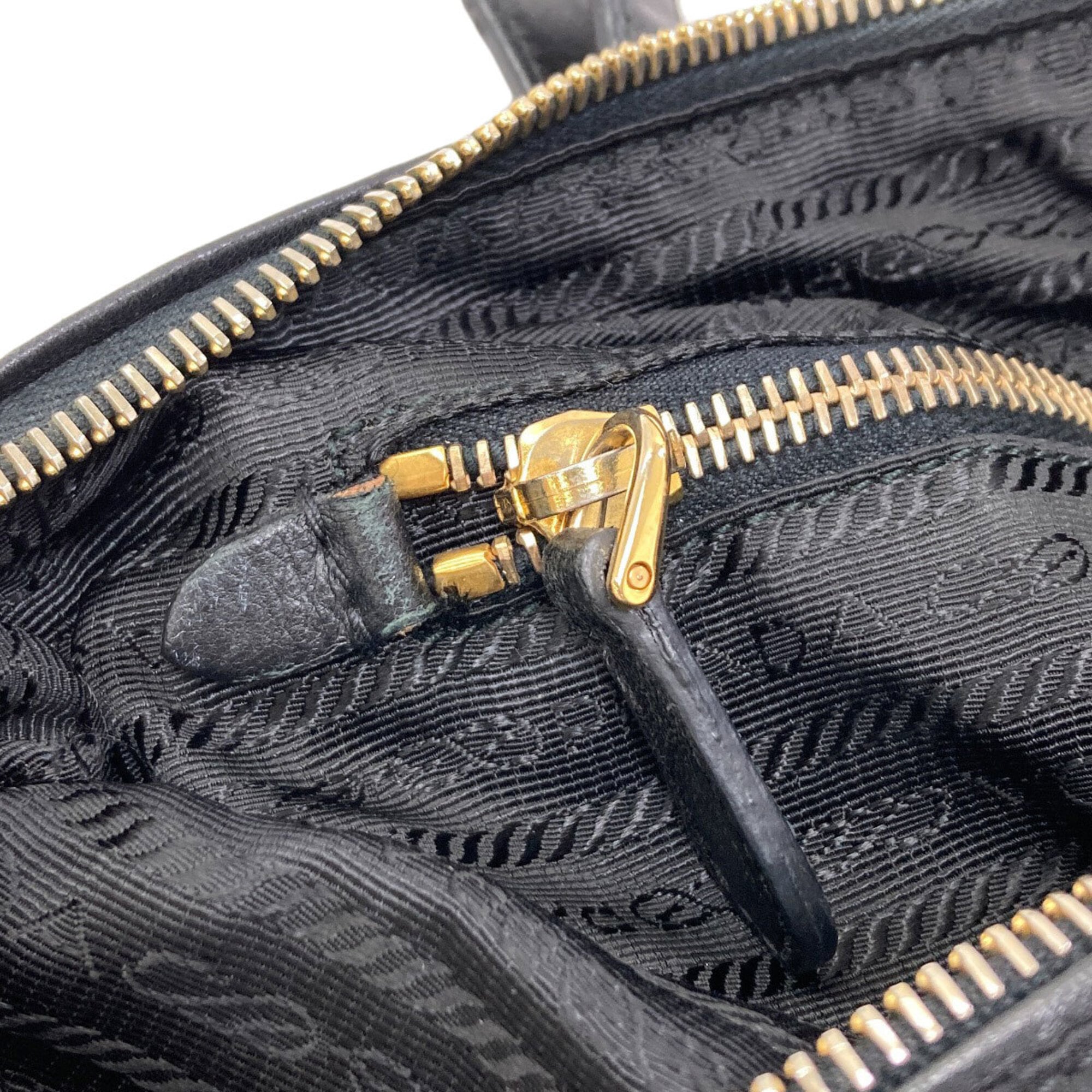 Prada Black Nylon Shoulder Bag (Pre-Owned)