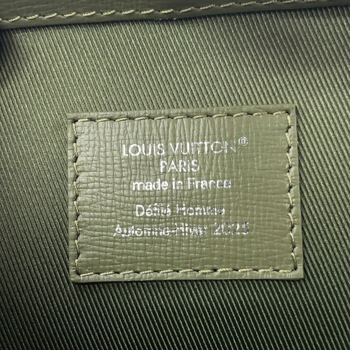 Louis Vuitton Green Khaki Leather Shoulder Bag (Pre-Owned)