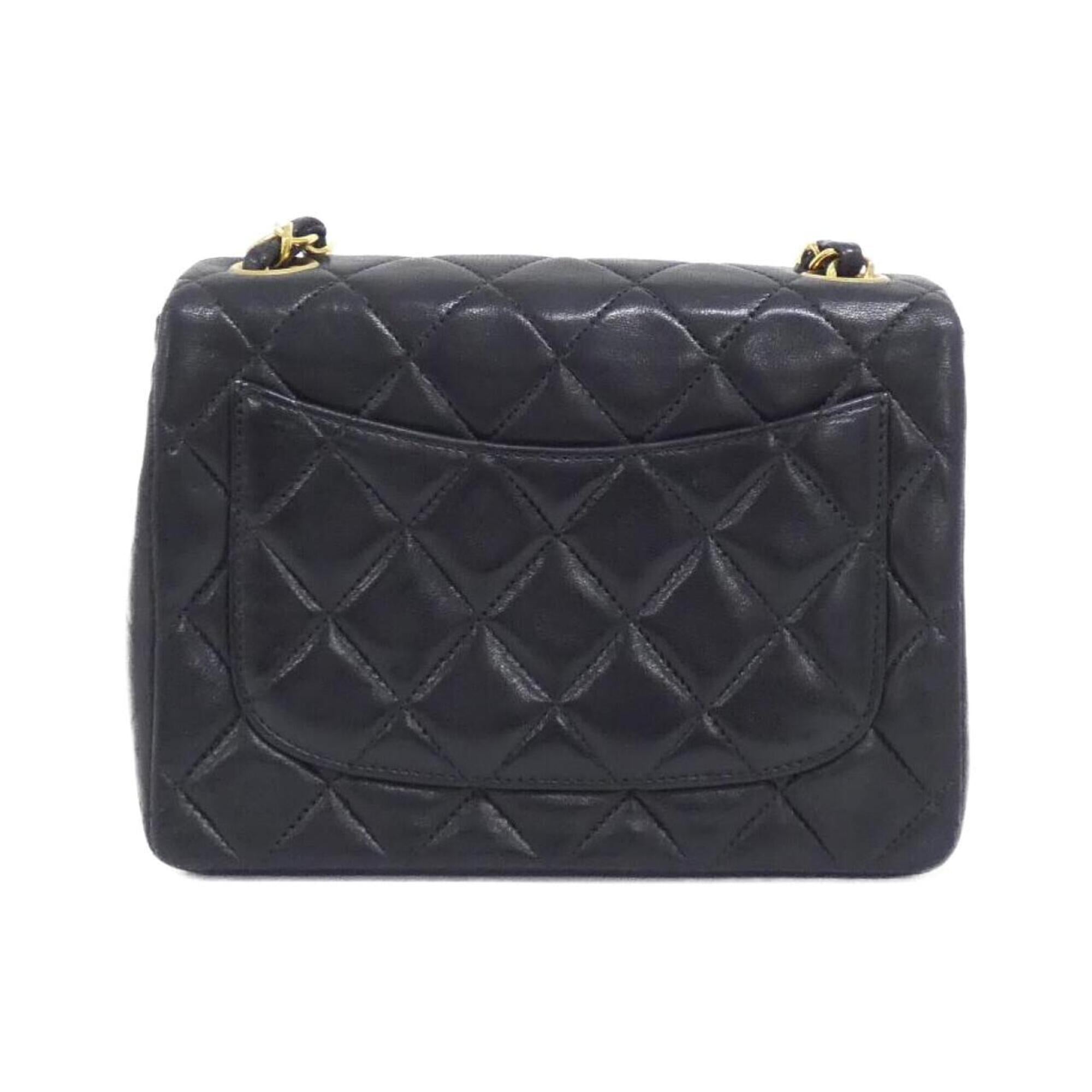 Chanel Black Leather Shoulder Bag (Pre-Owned)