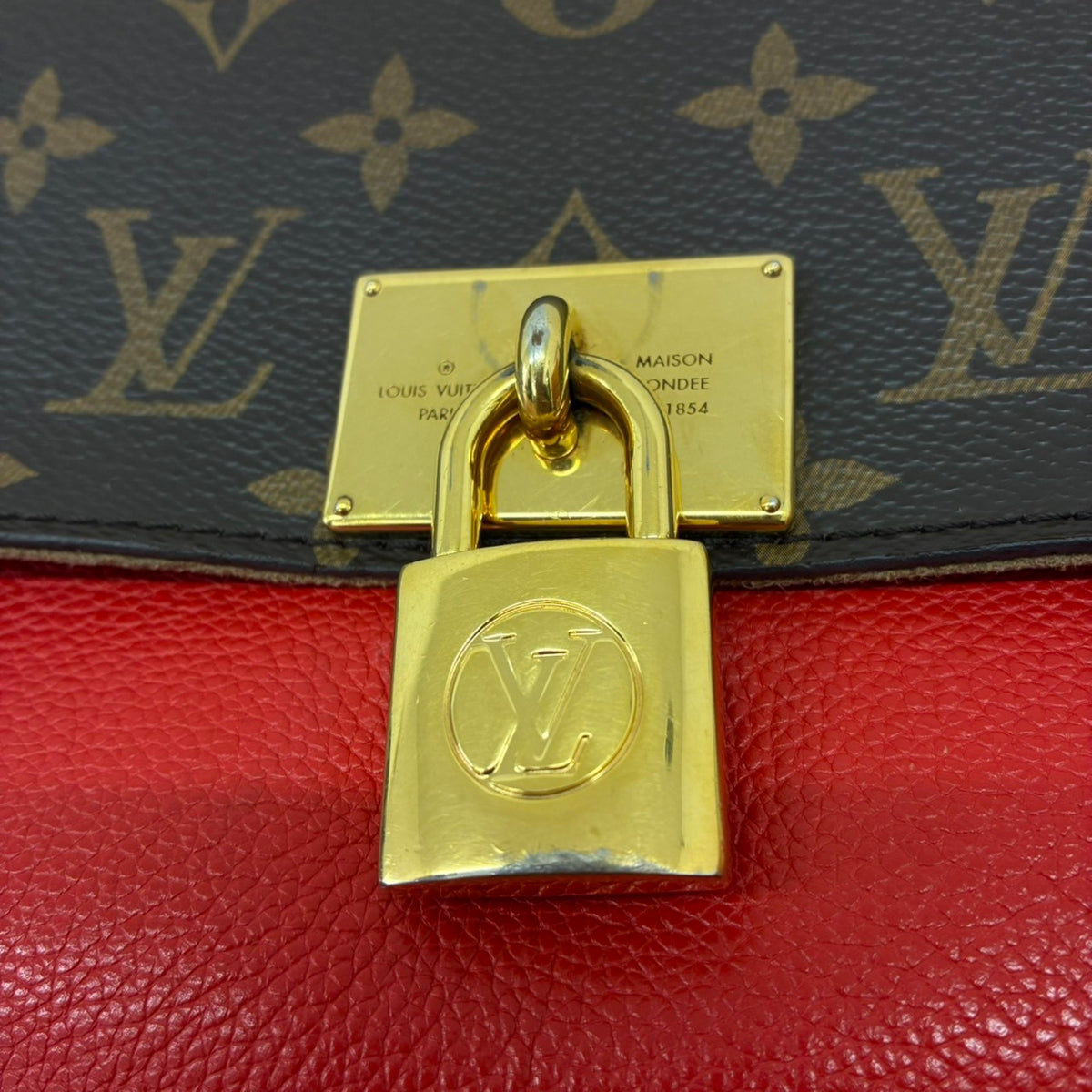 Louis Vuitton Monogram Brown Red Color Monogram Shoulder Bag (Pre-Owned)