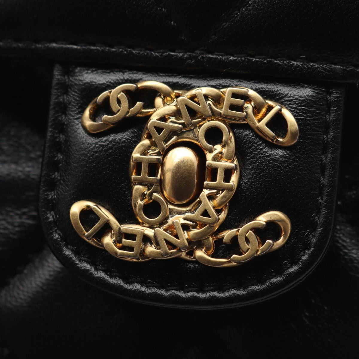 Chanel Black Leather Handbag Shoulder Bag (Pre-Owned)
