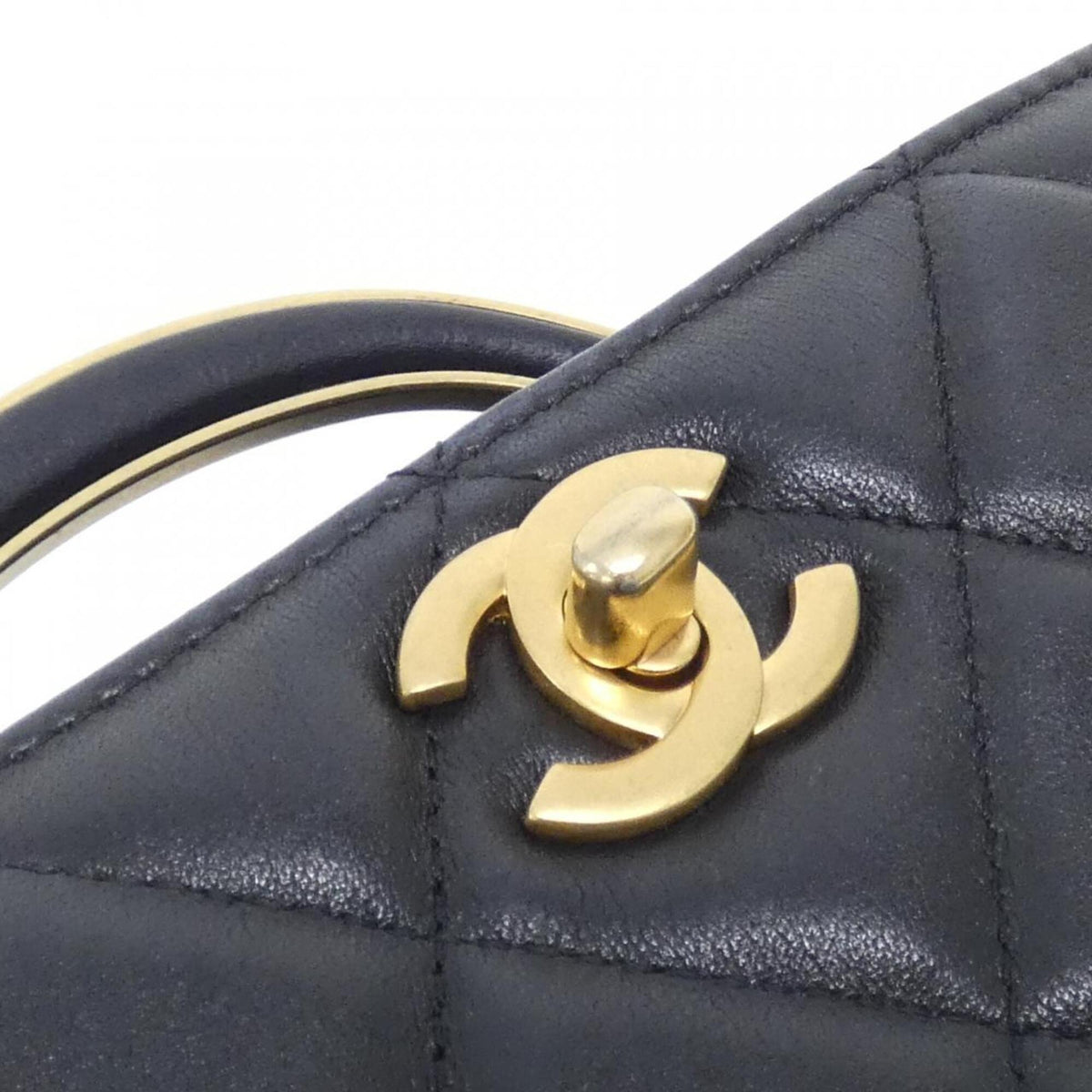 Chanel Black Leather Handbag (Pre-Owned)