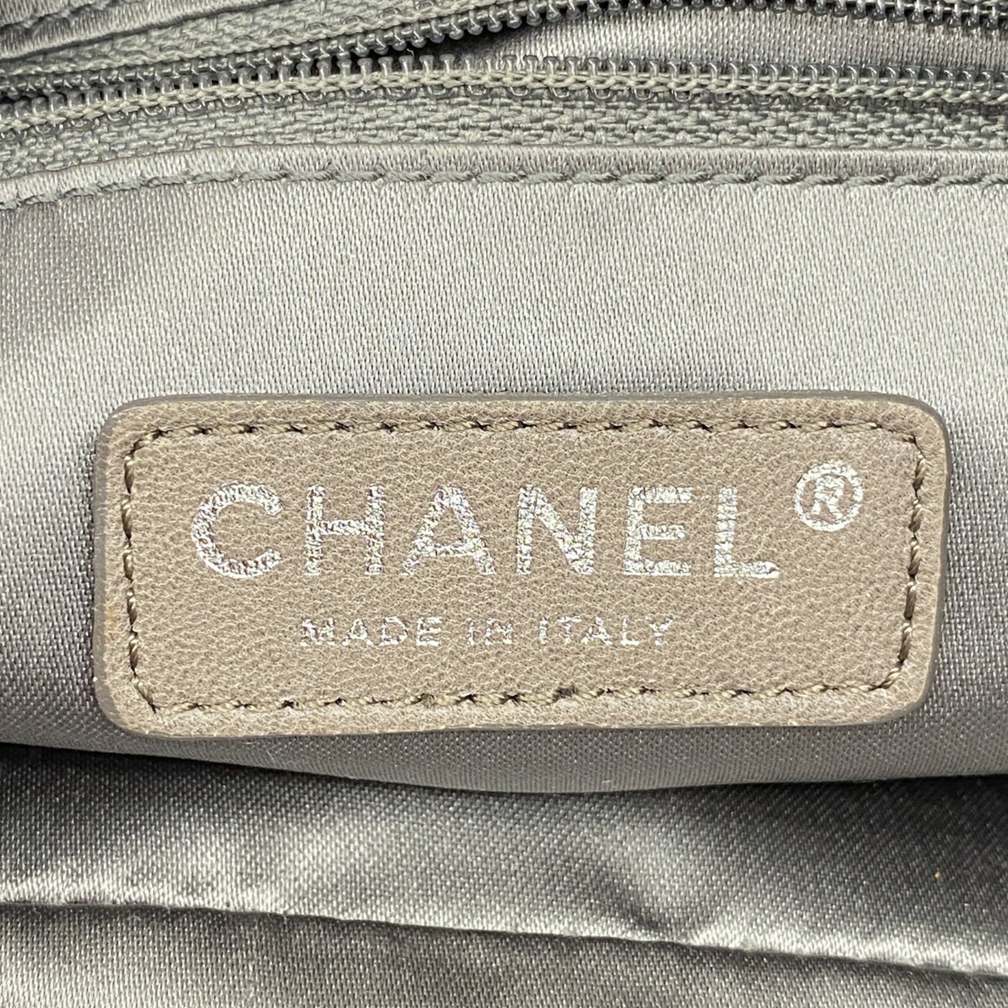 Chanel Red Color Nylon Shoulder Bag (Pre-Owned)