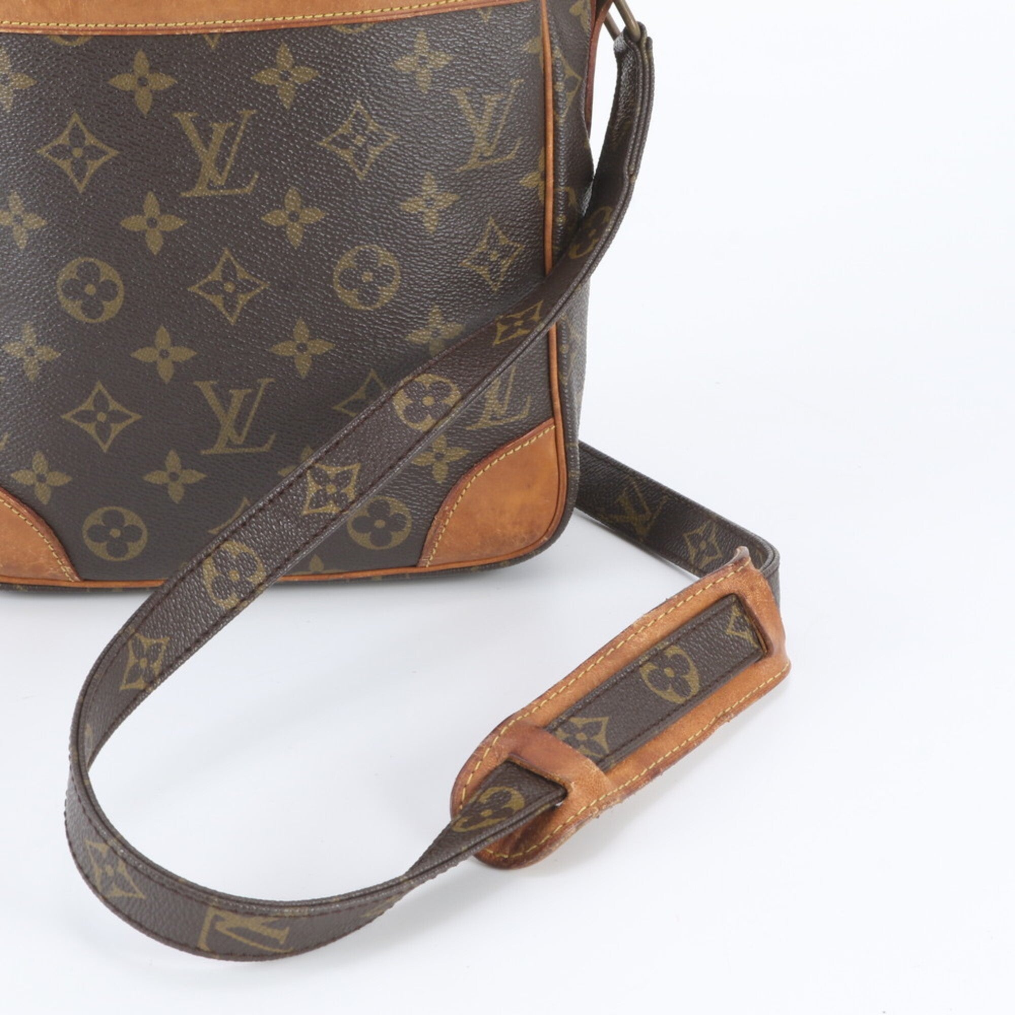 Louis Vuitton Brown Leather Coated Canvas Messenger Bag Shoulder Bag Tote Bag (Pre-Owned)