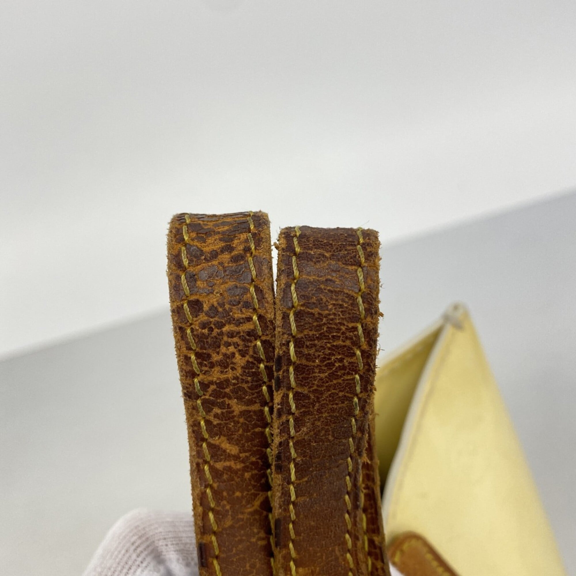 Louis Vuitton Pearl Handbag (Pre-Owned)