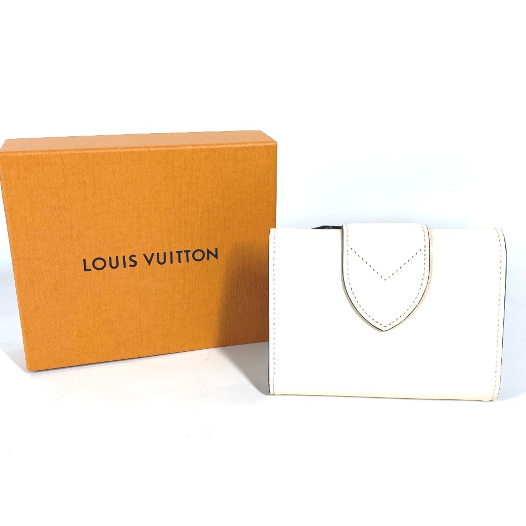 Louis Vuitton Beige Leather Wallet (Tri-Fold) (Pre-Owned)