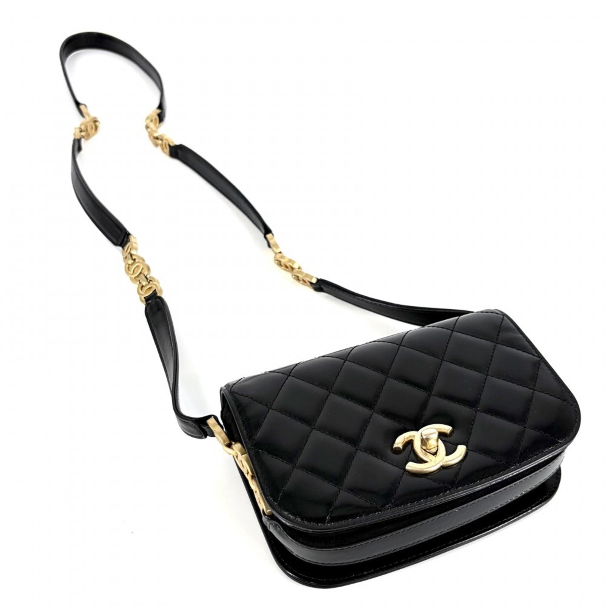 Chanel Black Leather Shoulder Bag (Pre-Owned)