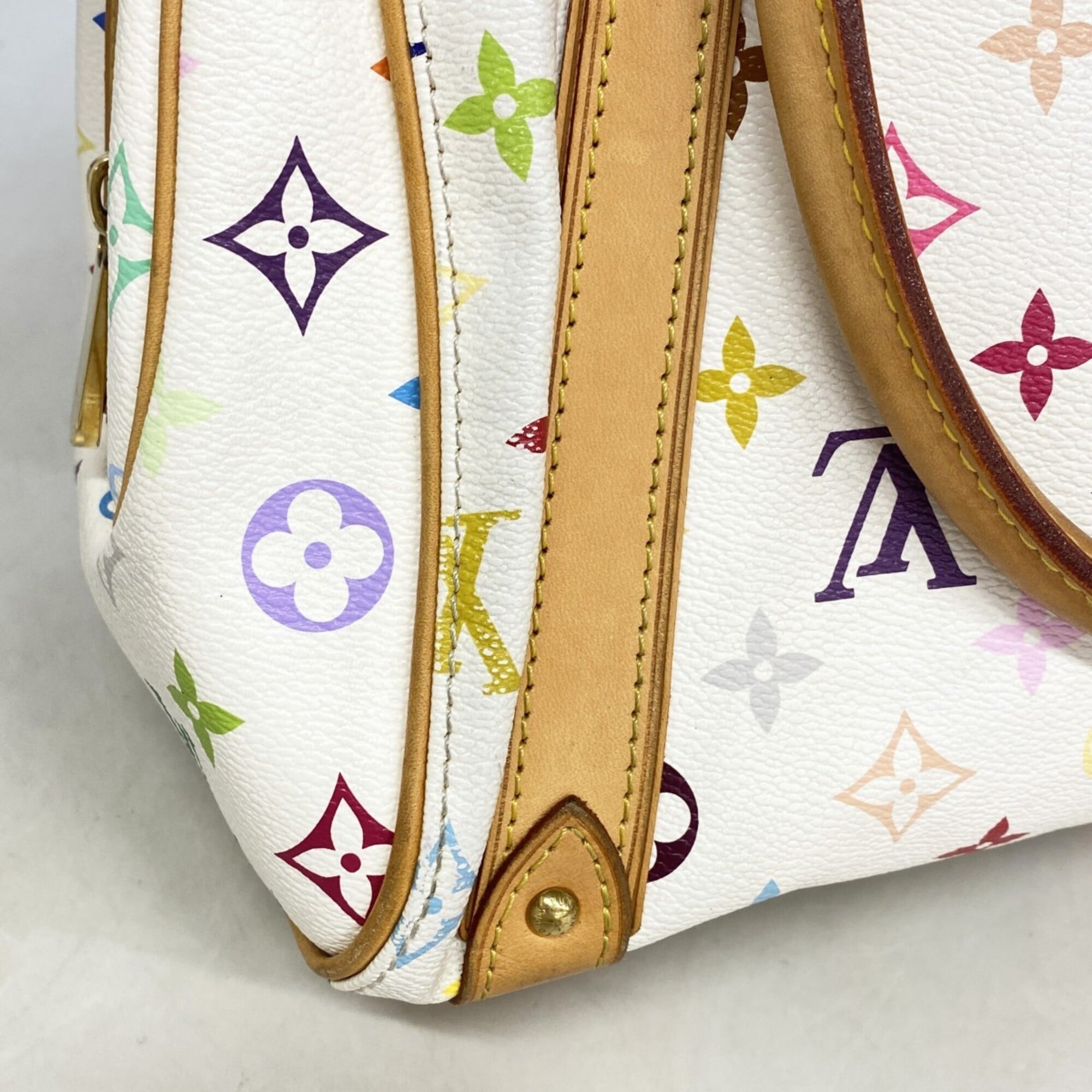 Louis Vuitton Blanc Handbag (Pre-Owned)