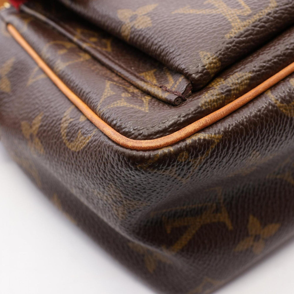 Louis Vuitton Brown Coated Canvas Leather Handbag Shoulder Bag (Pre-Owned)
