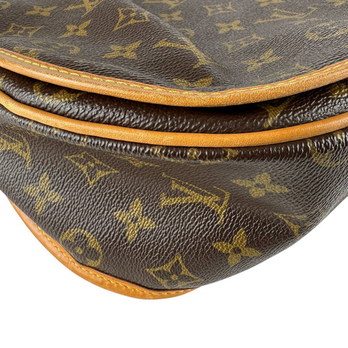 Louis Vuitton Brown Monogram Monogram Shoulder Bag (Pre-Owned)