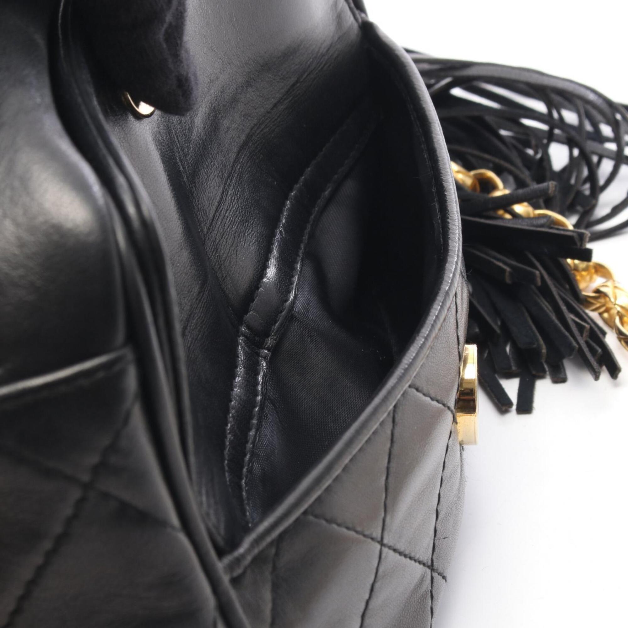 Chanel Black Leather Handbag Shoulder Bag (Pre-Owned)