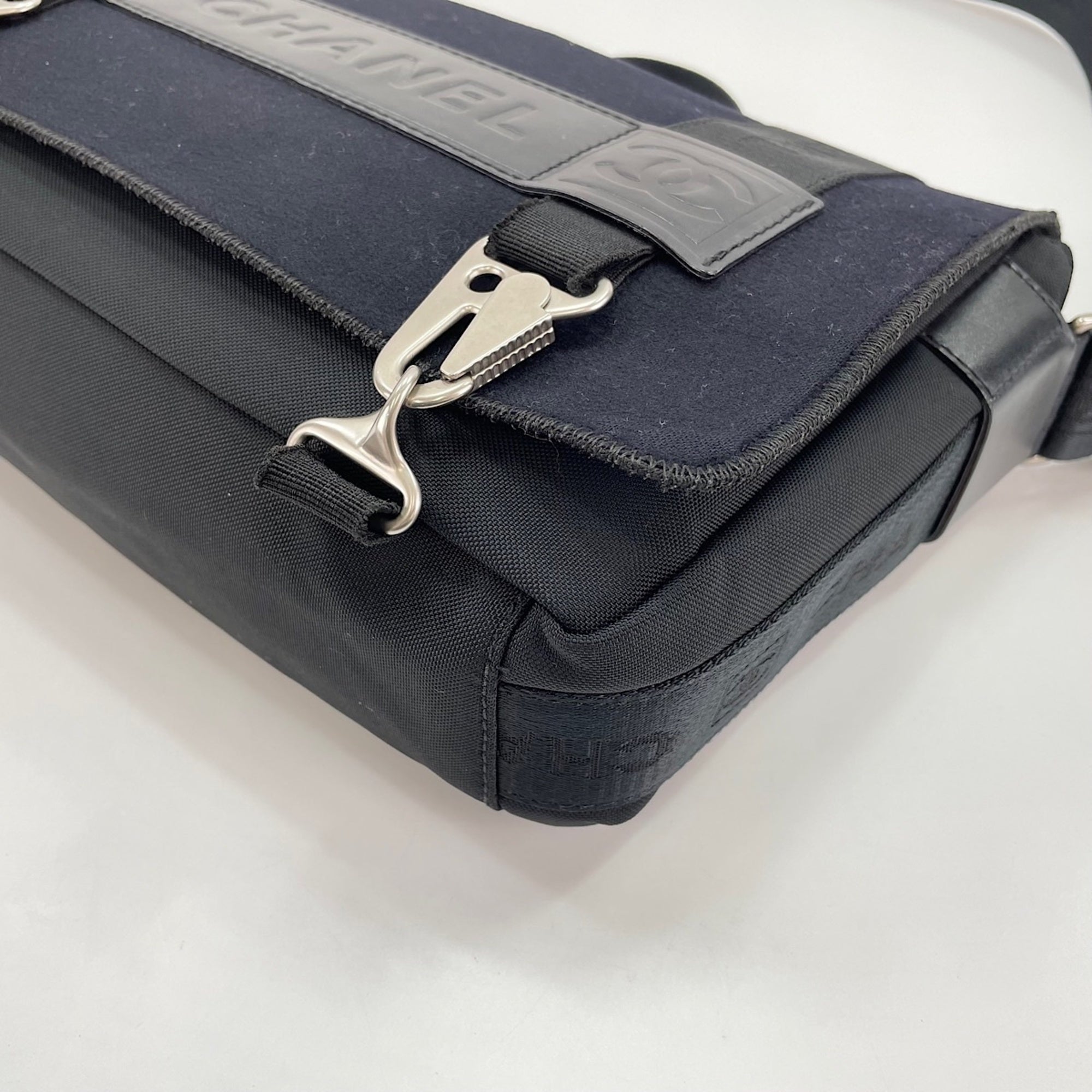 Chanel Sport Black Shoulder Bag (Pre-Owned)