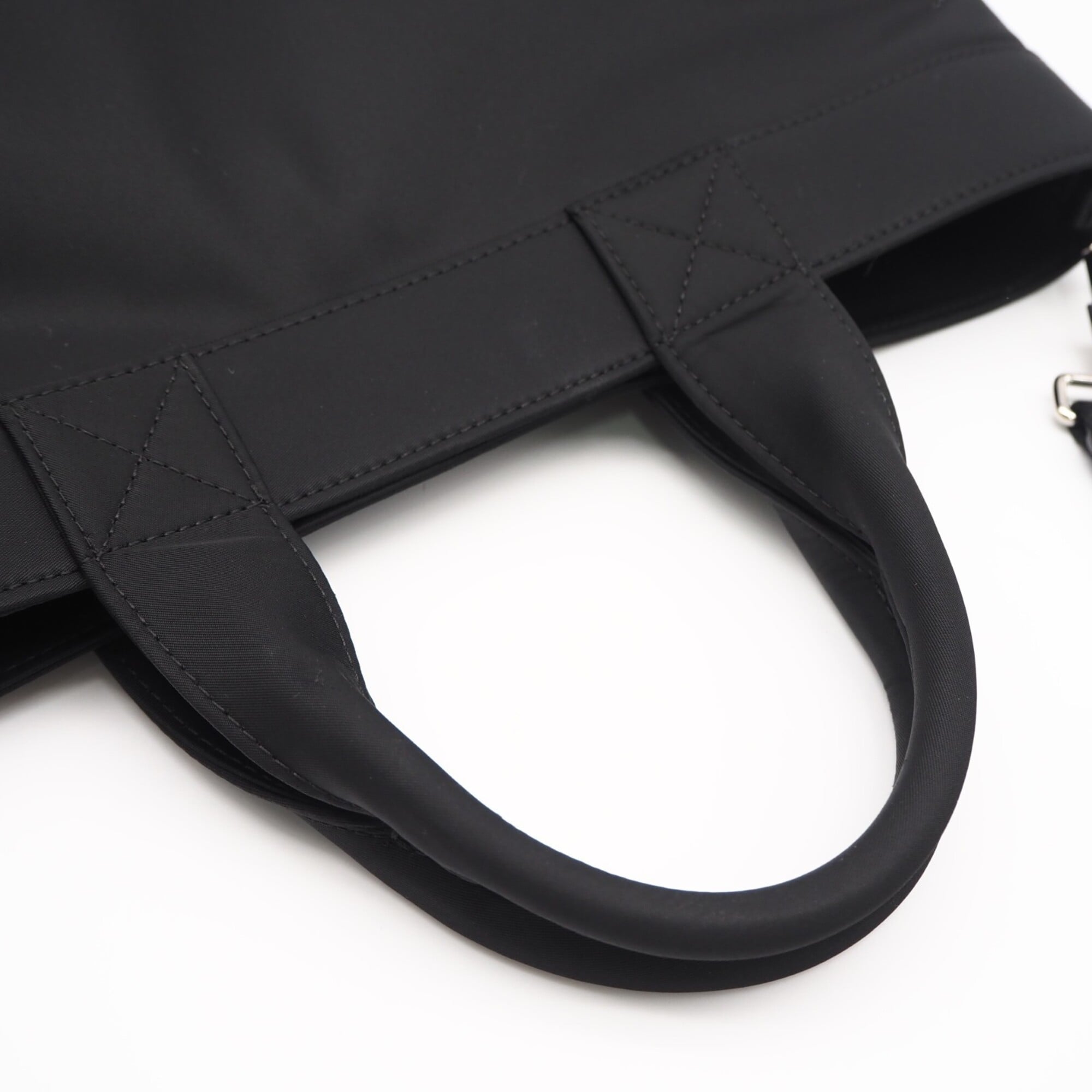 Burberry Black White Nylon Tote Bag (Pre-Owned)