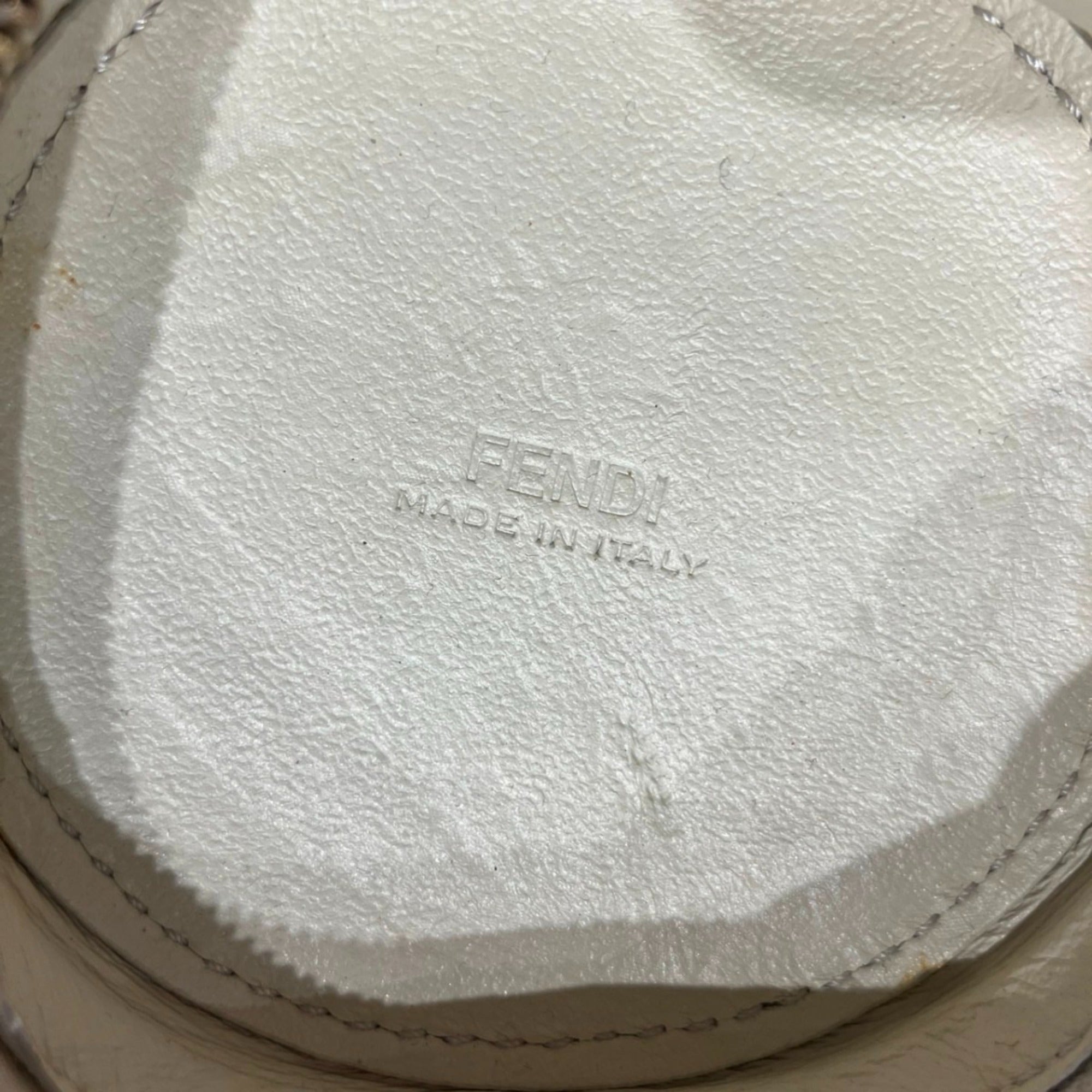 Fendi White Leather Pochette (Pre-Owned)