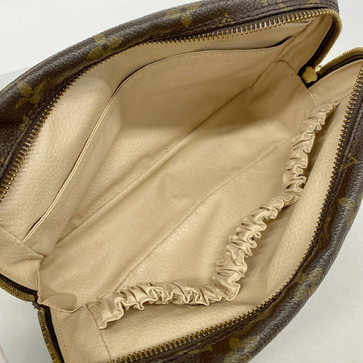 Louis Vuitton Brown Pouch (Pre-Owned)
